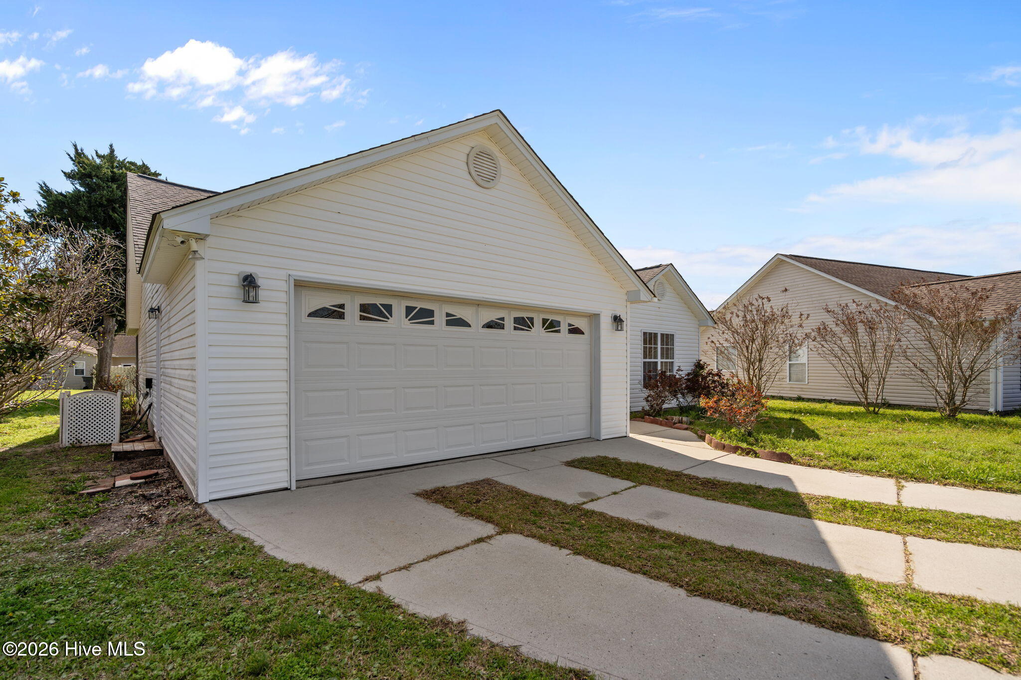 100560946 | Photo 42