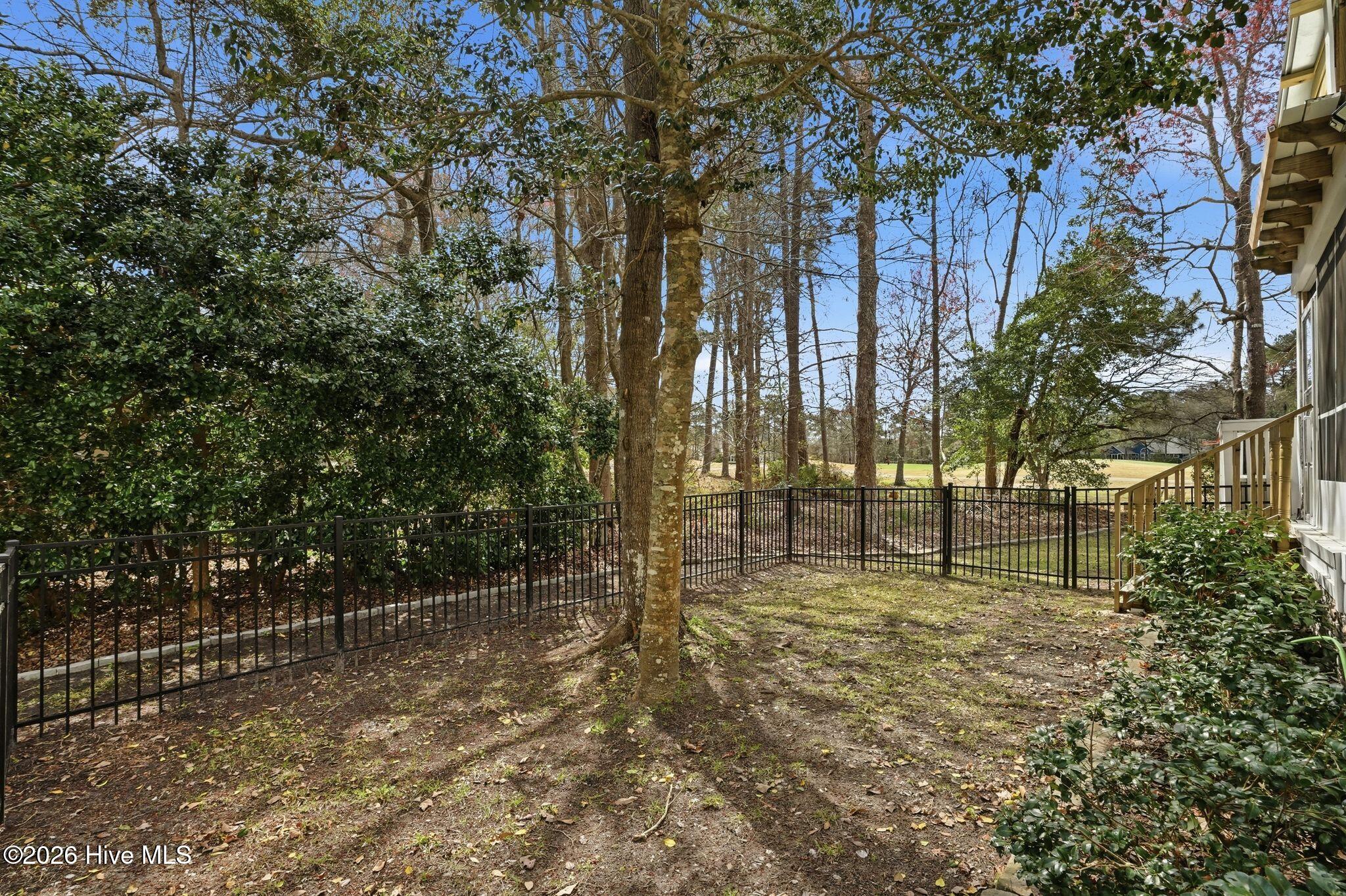 100560935 | Photo 90