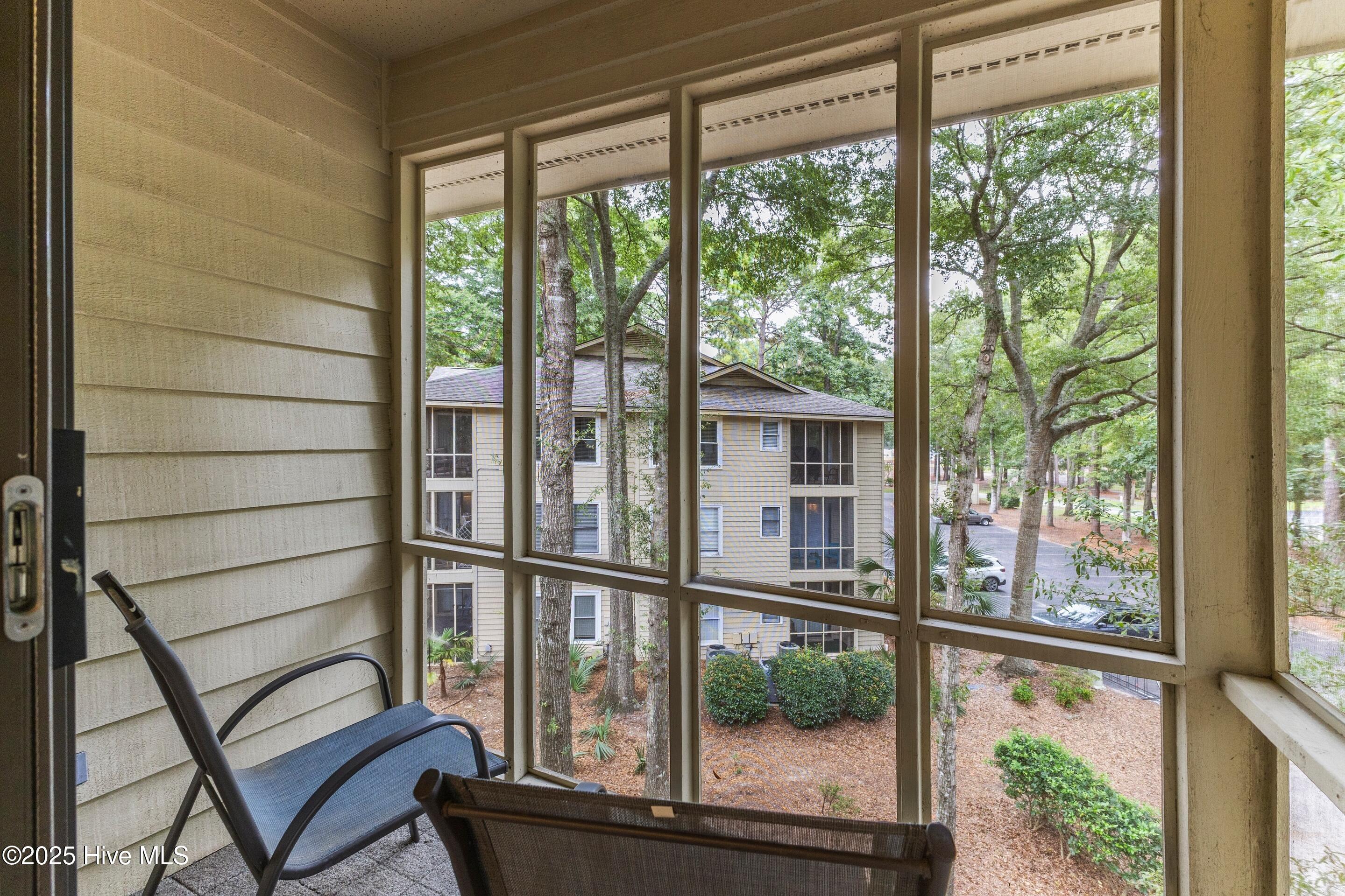 100531128 | Photo 27