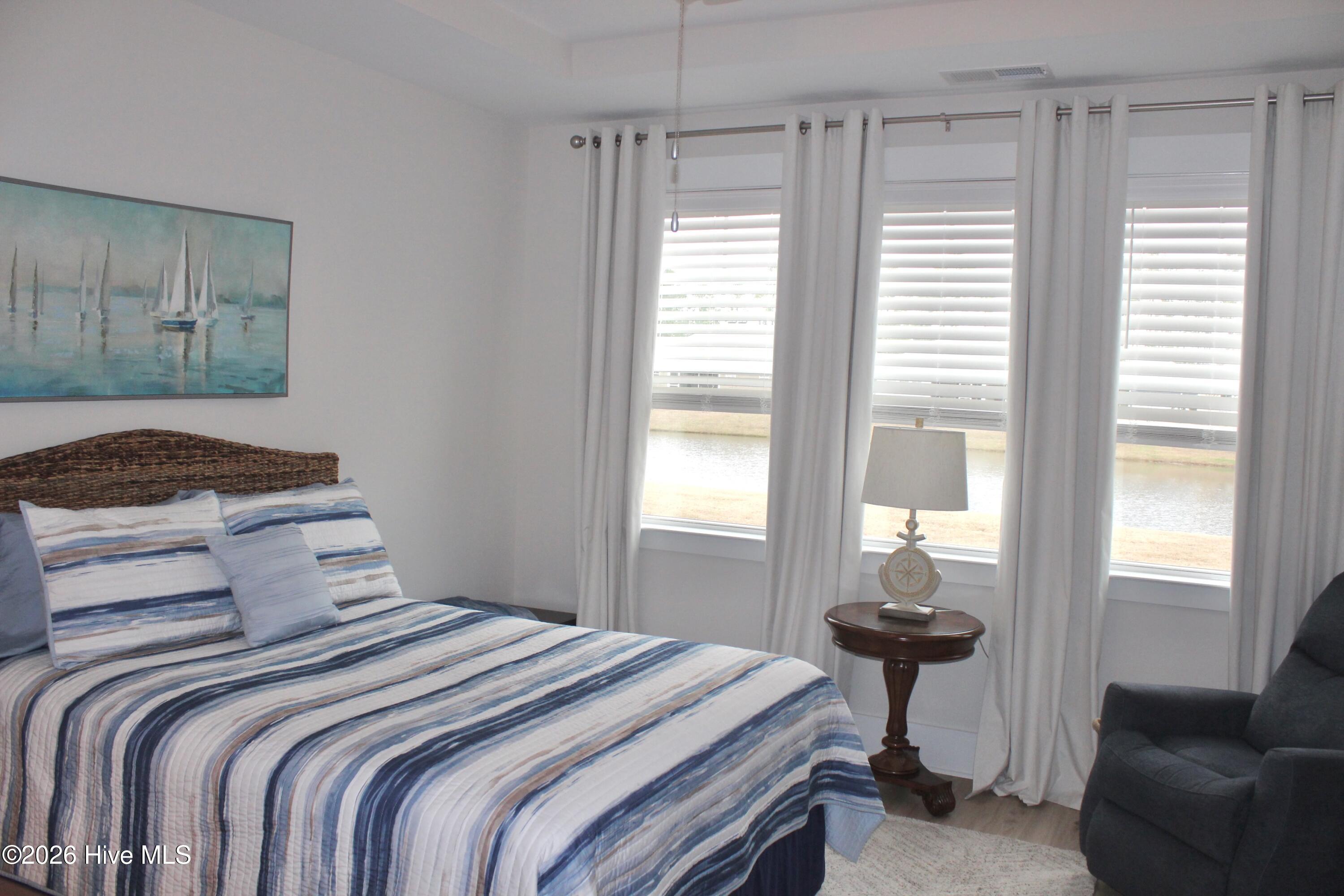 100557593 | Photo 13