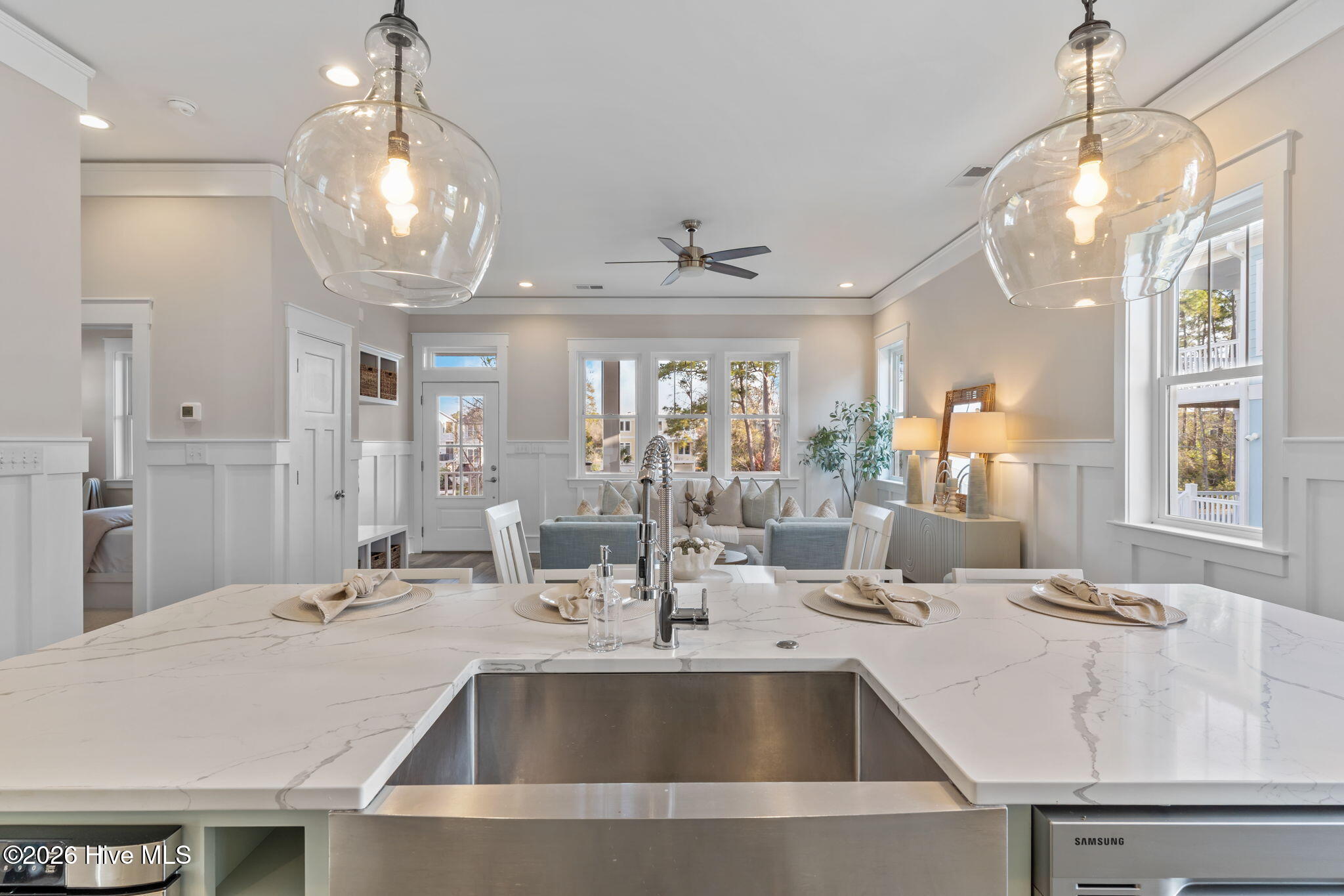 100561647 | Photo 21