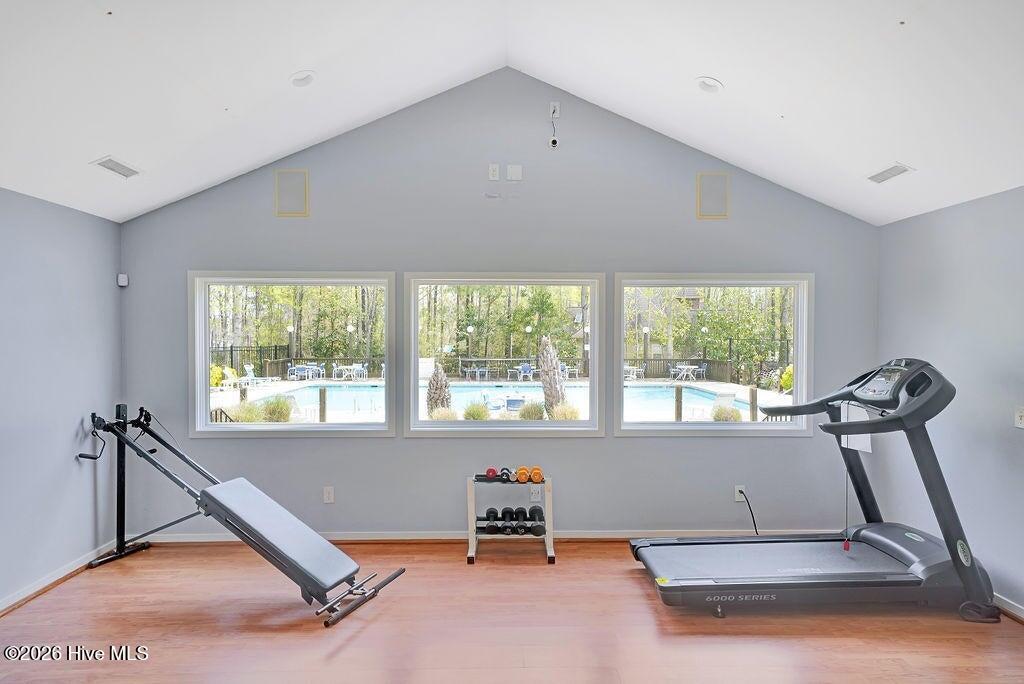 100568961 | Photo 79