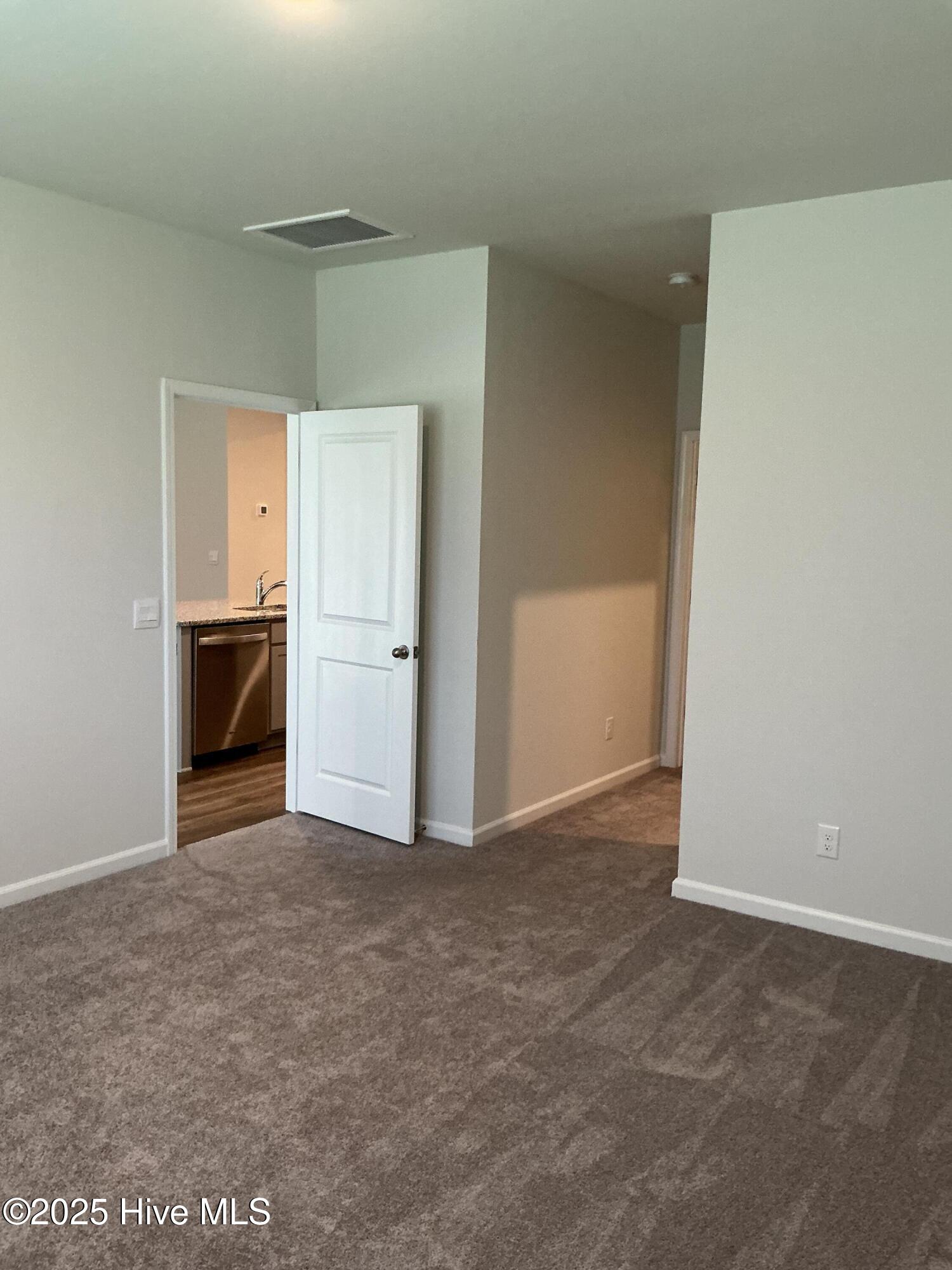 100524327 | Photo 17