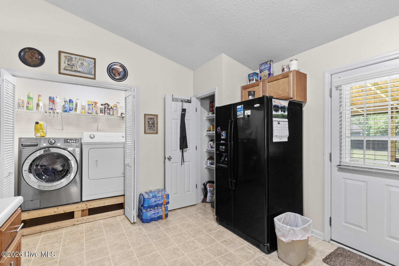 100568558 | Photo 14