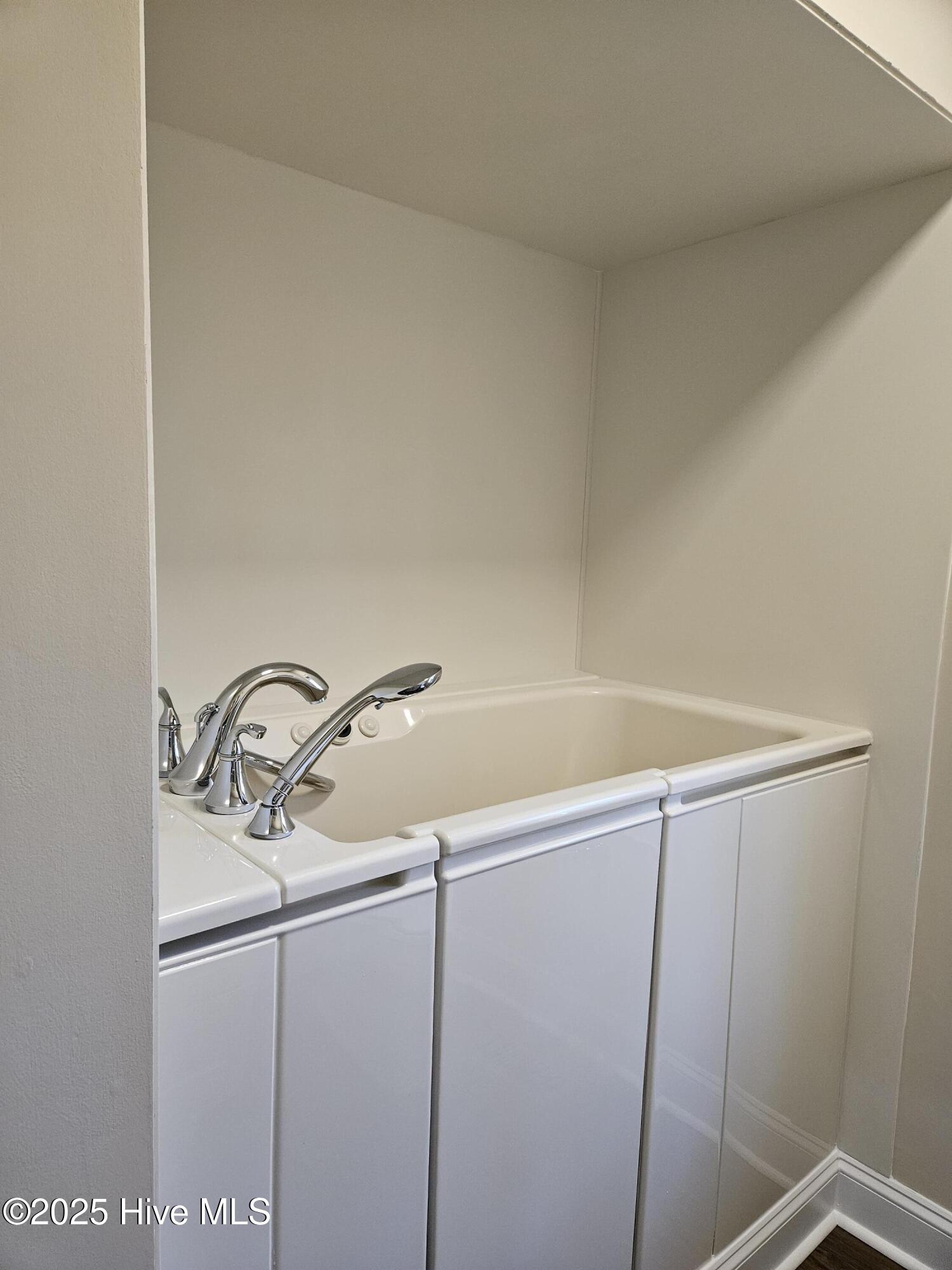 100545247 | Photo 26