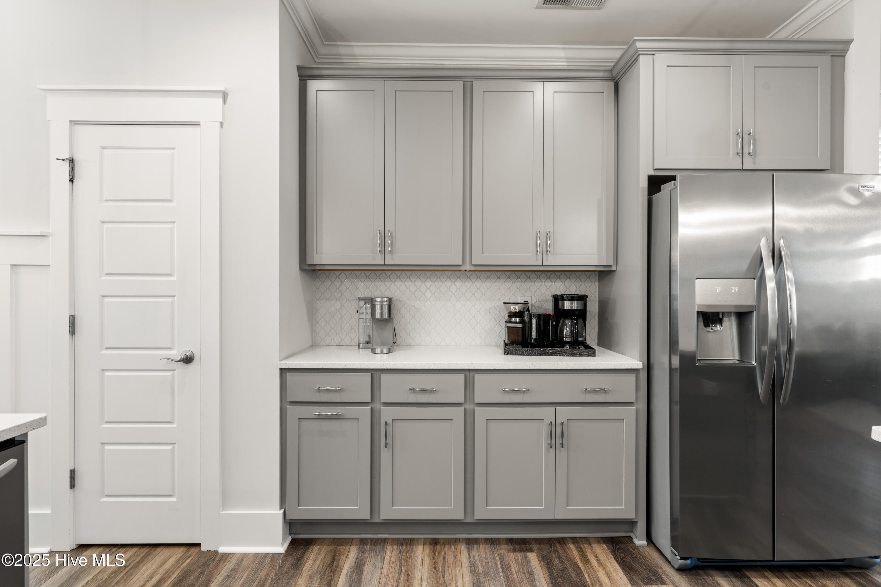 100526645 | Photo 18