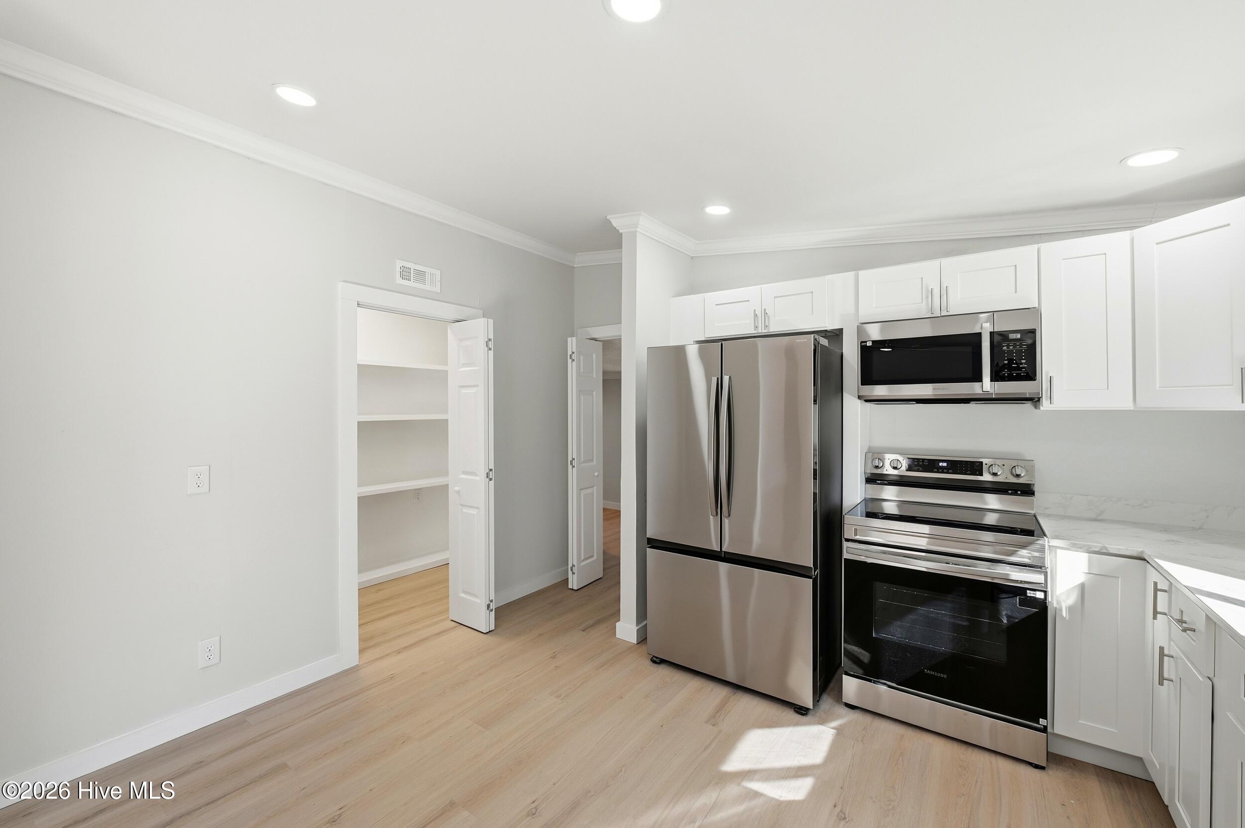 100556630 | Photo 15