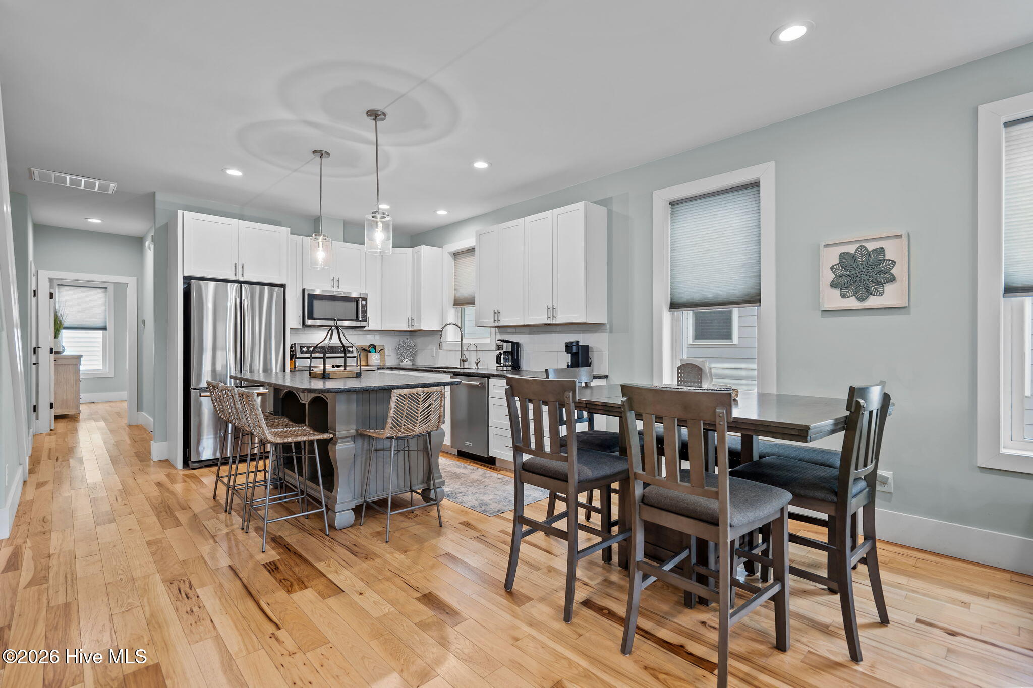 100552743 | Photo 14