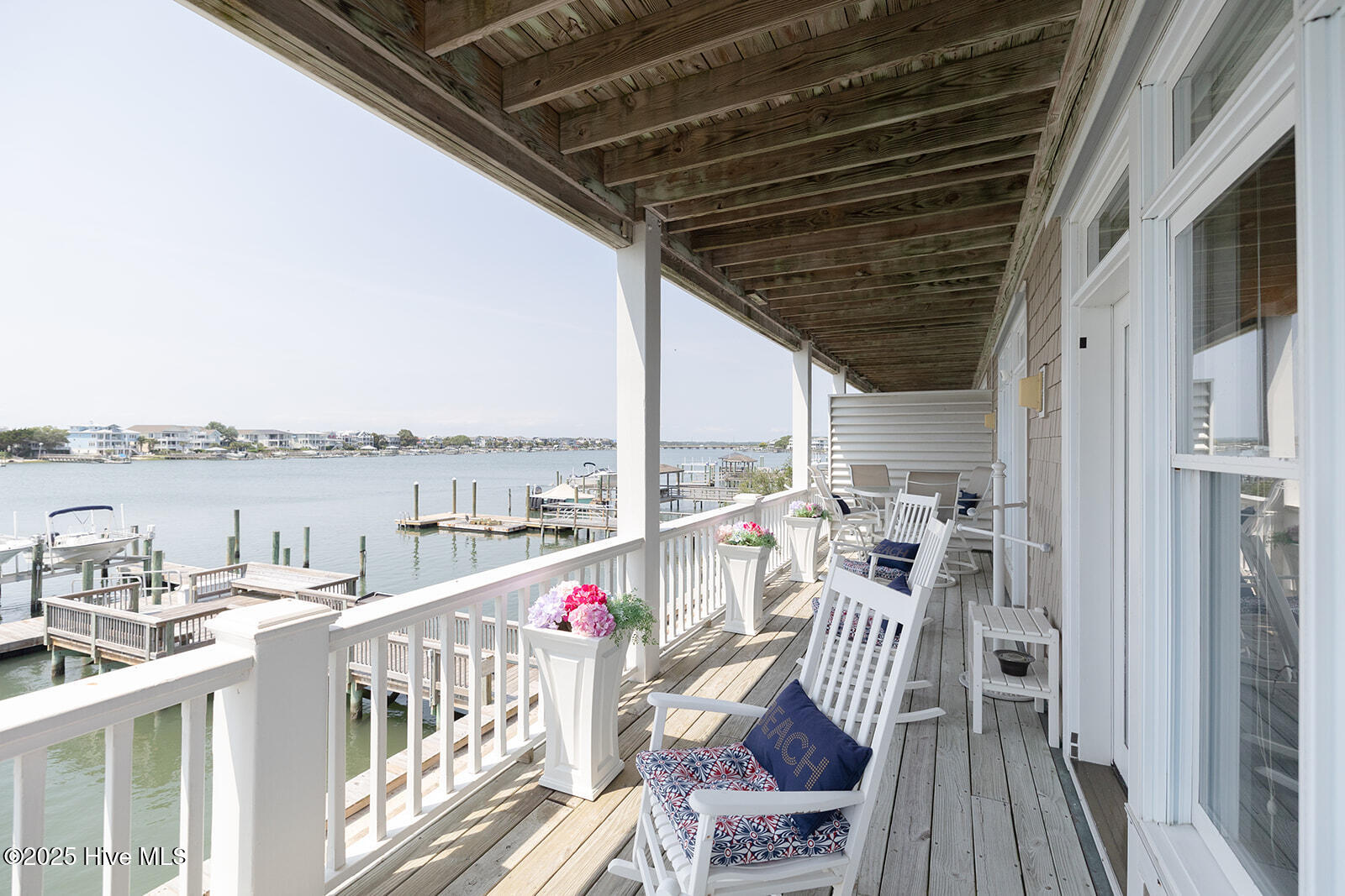 100564754 | Photo 42