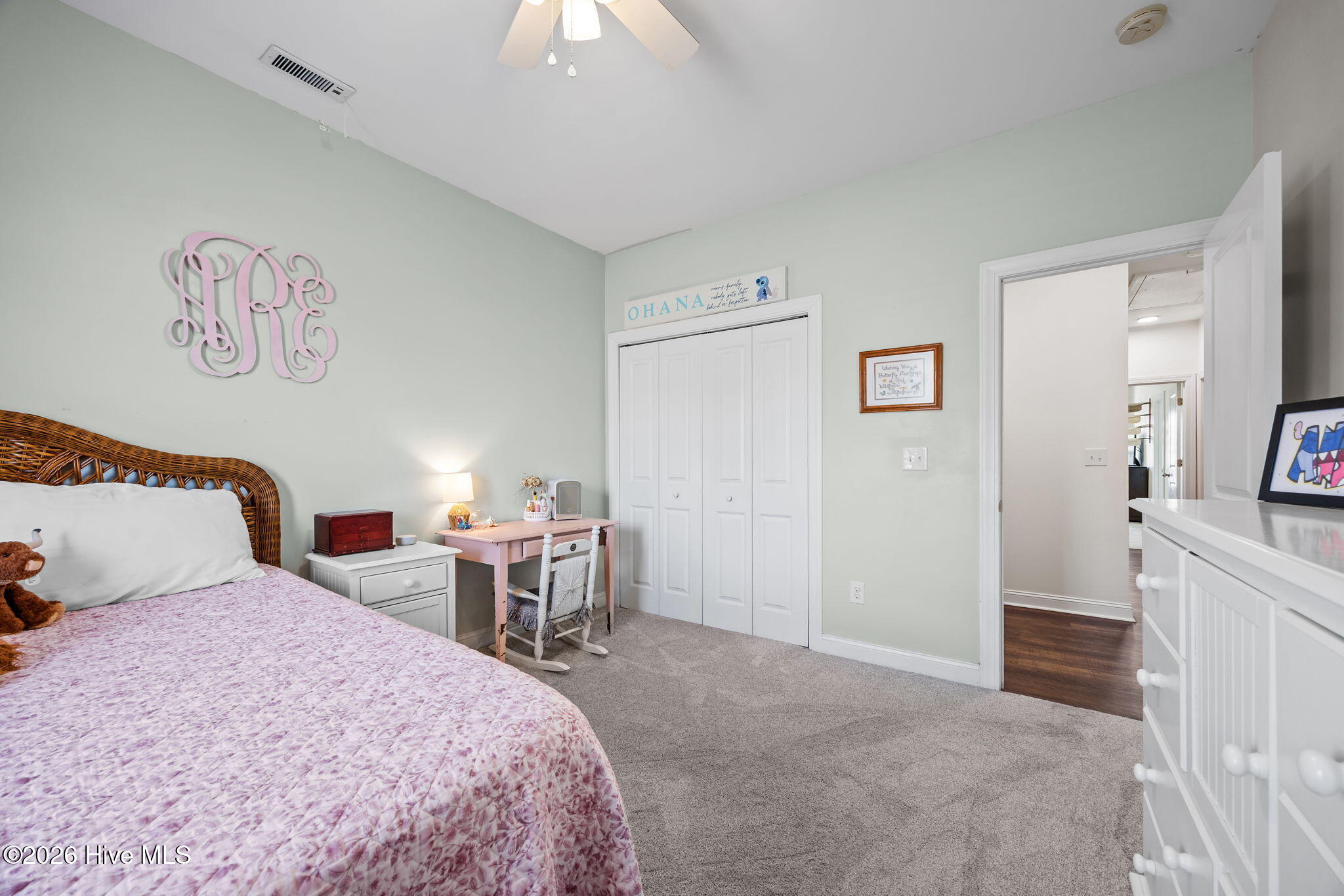 100558969 | Photo 35