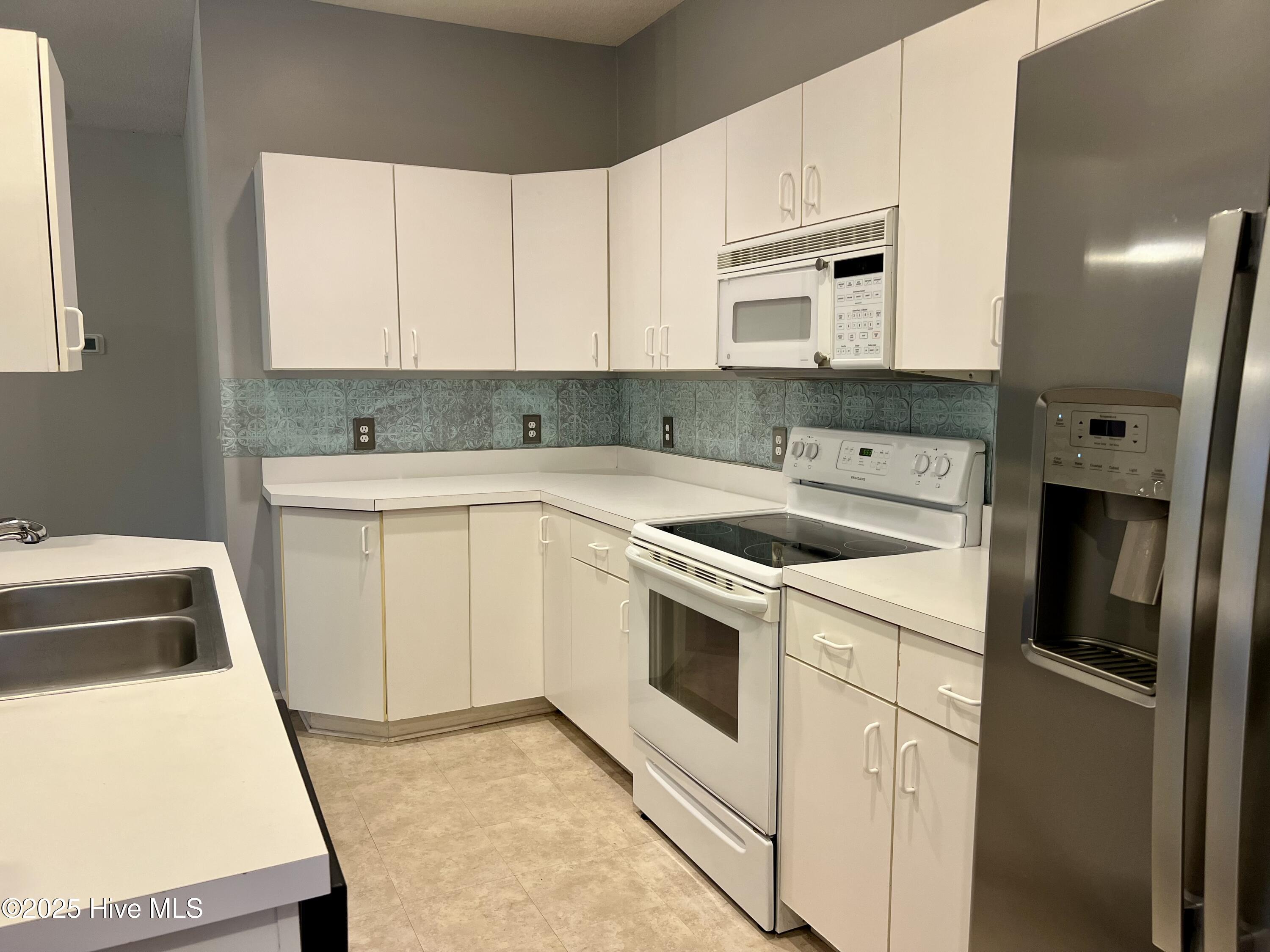 1600 Sturdivant Drive #54, Wilmington, NC 28403 – photo 8: IMG_9465