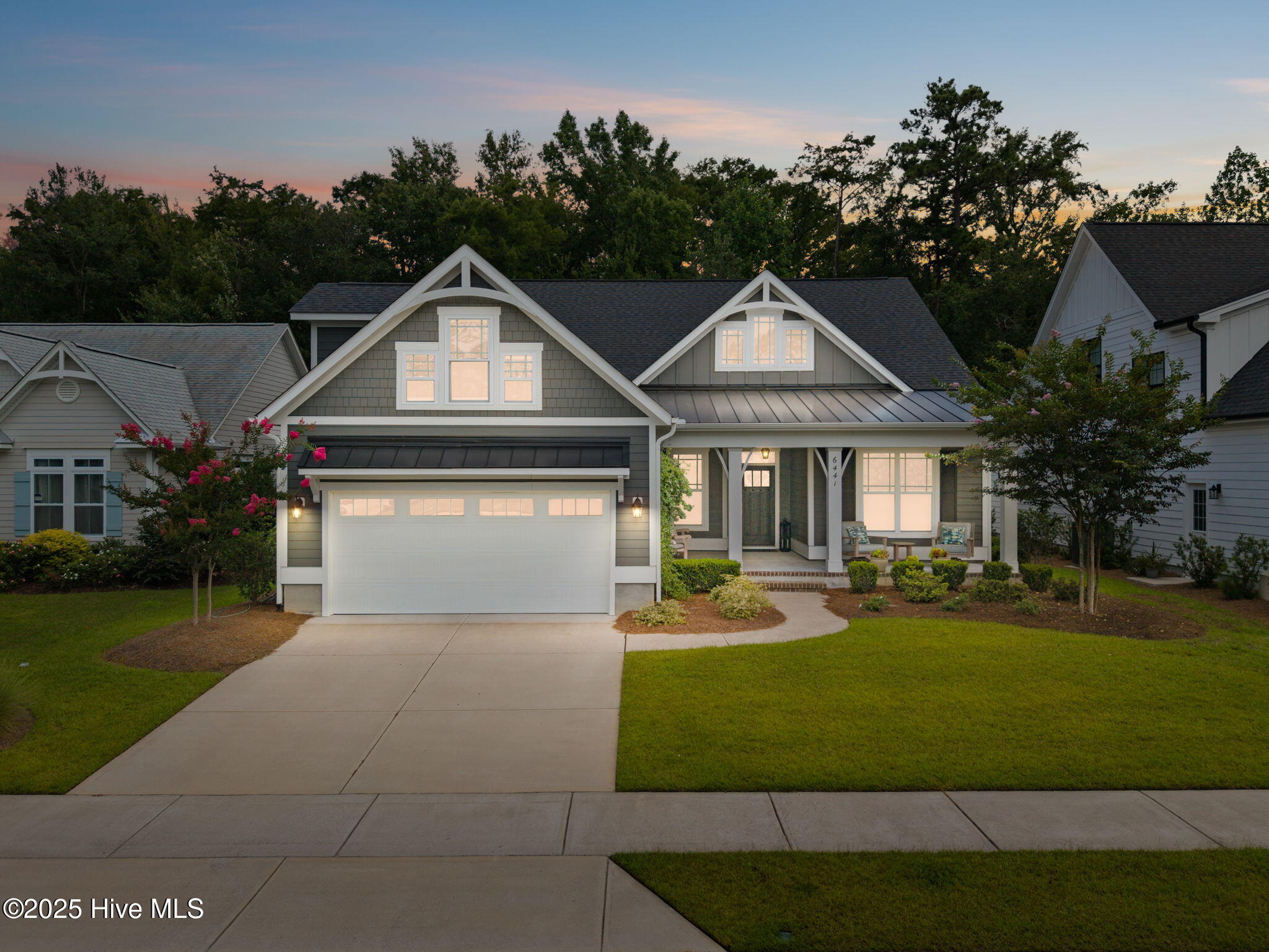 100529487 | Photo 33