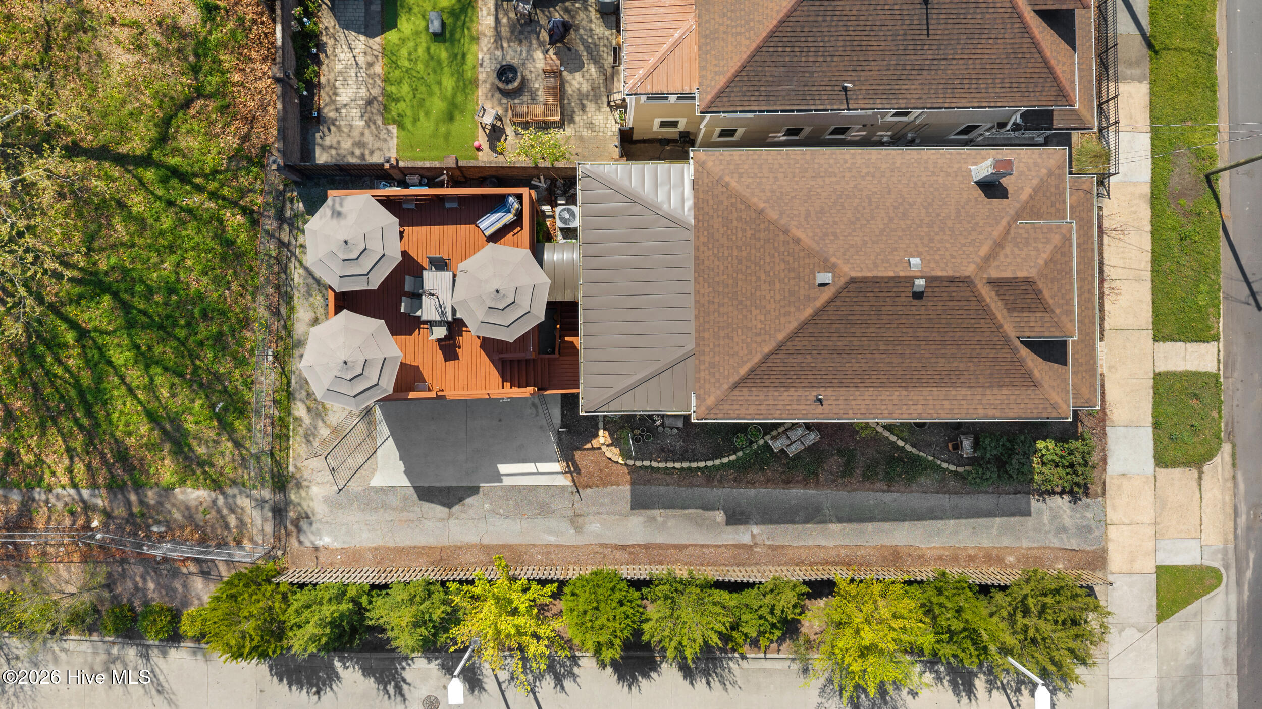 100562723 | Photo 10