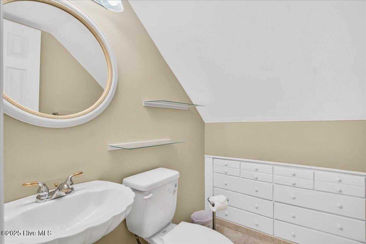 100561885 | Photo 62