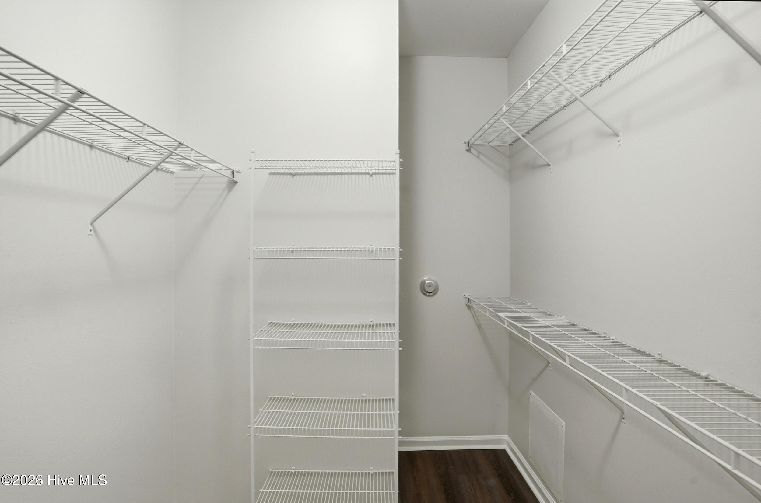 100554334 | Photo 16