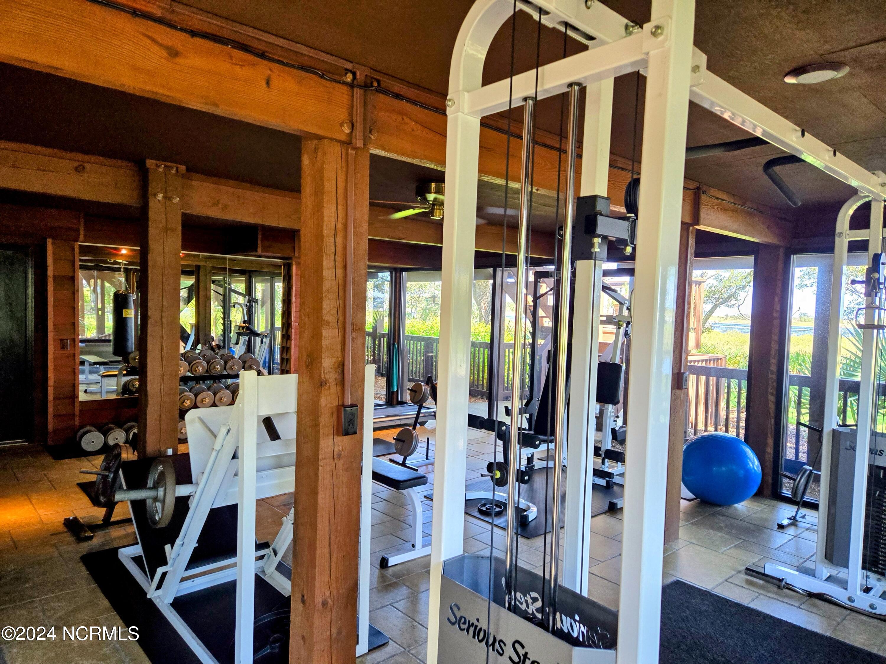 100463801 | Photo 43