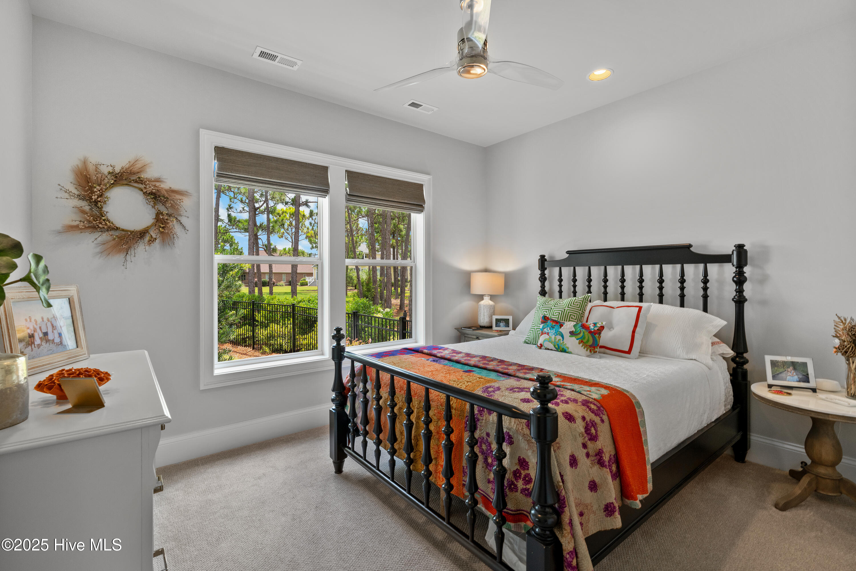 100551576 | Photo 42