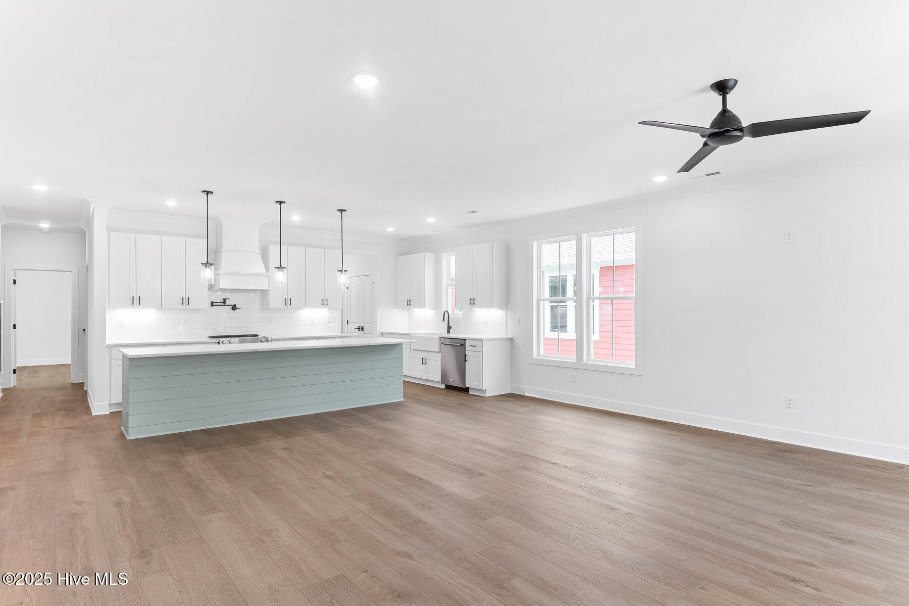 100505101 | Photo 11