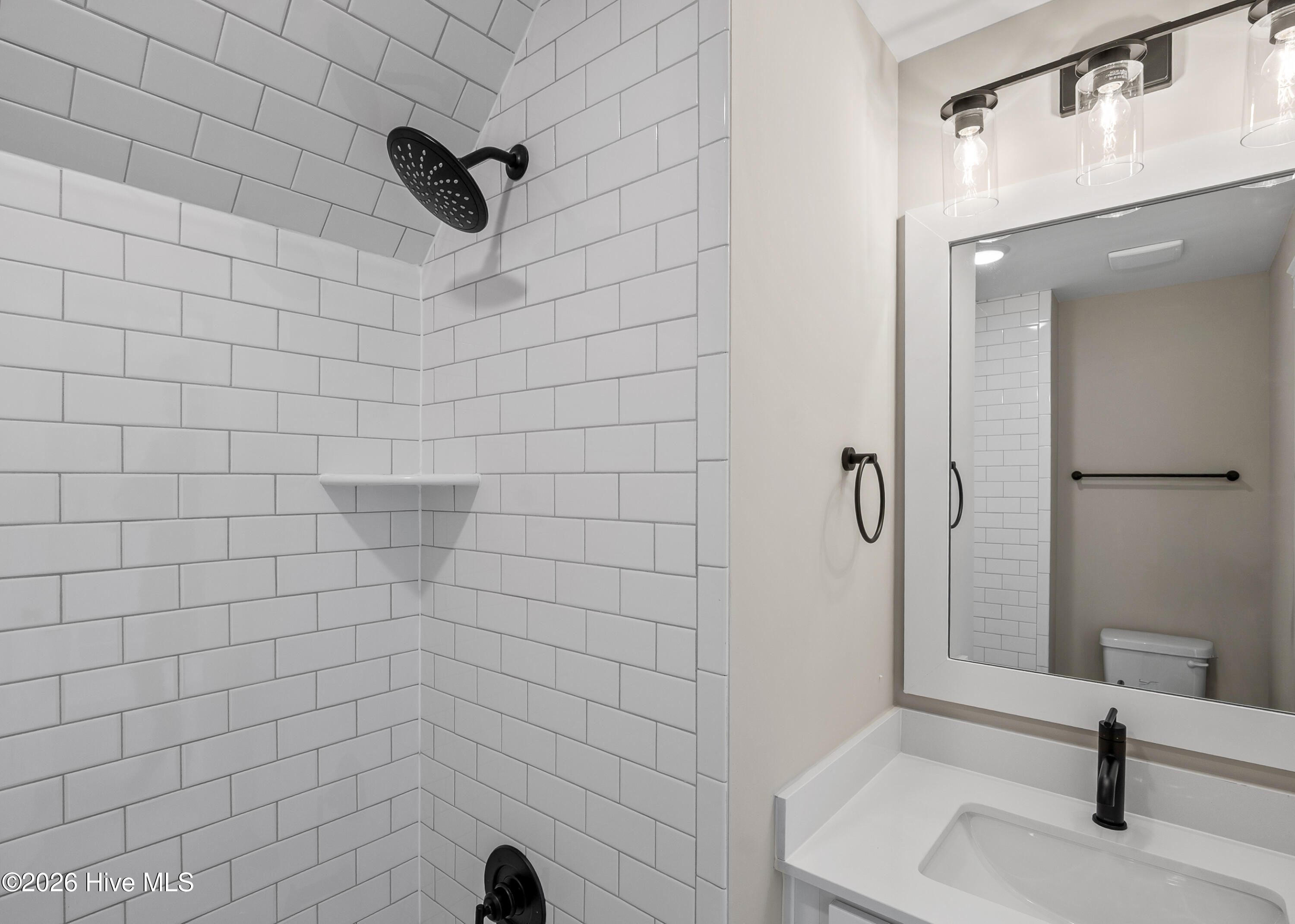 100553596 | Photo 27