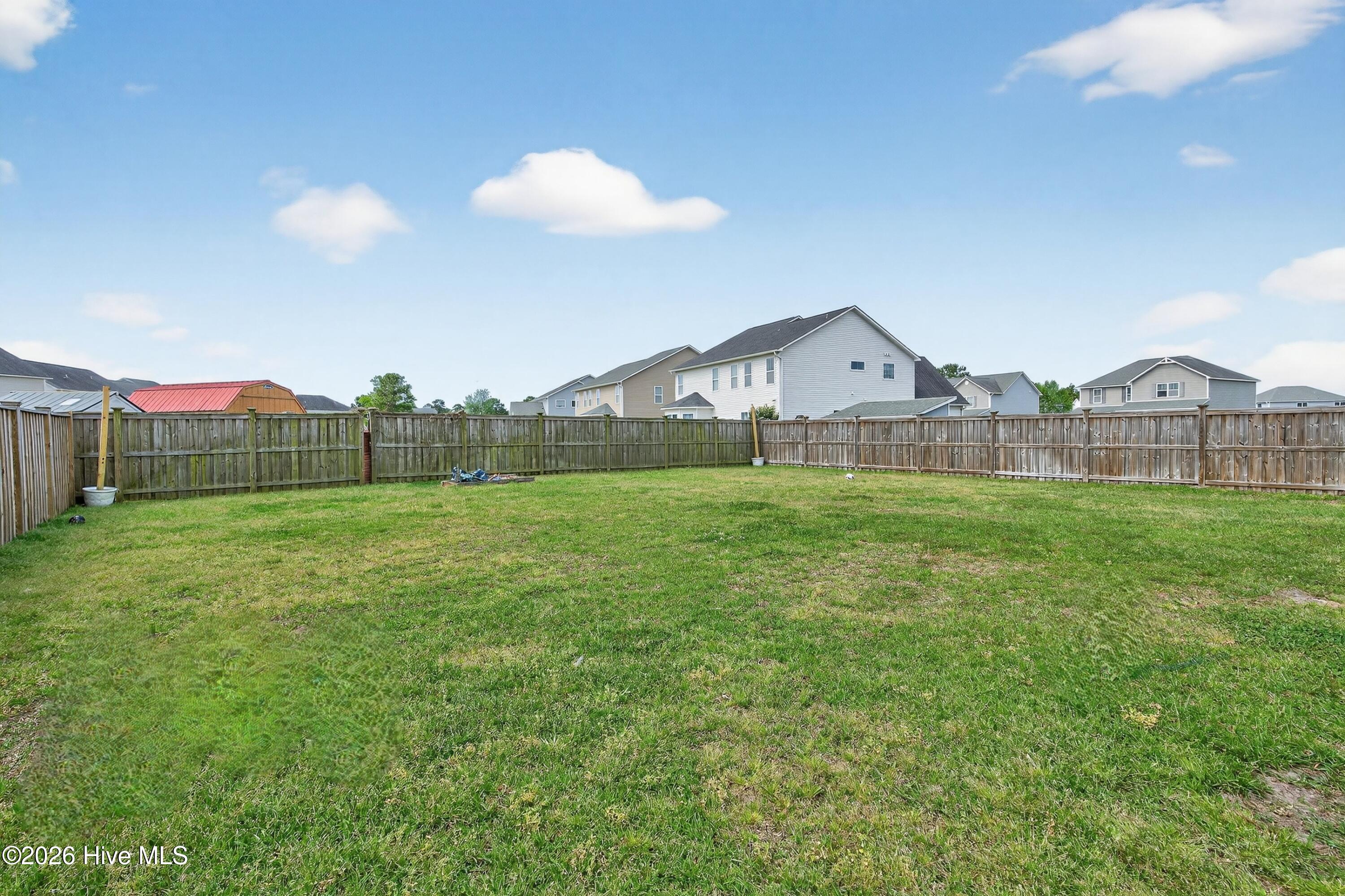 100565414 | Photo 40