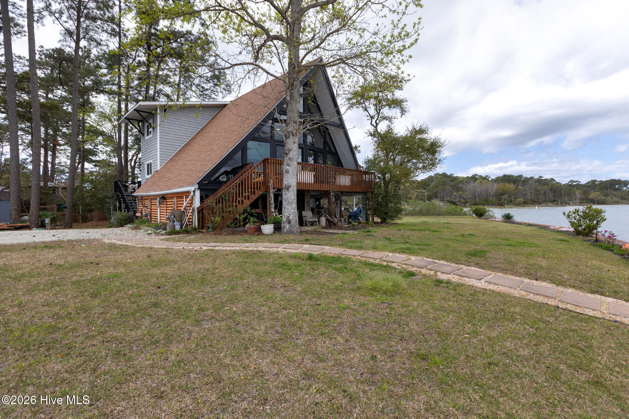 100565718 | Photo 41