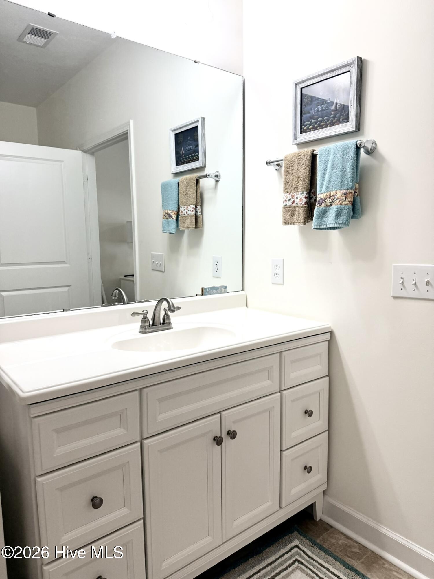 100558778 | Photo 16