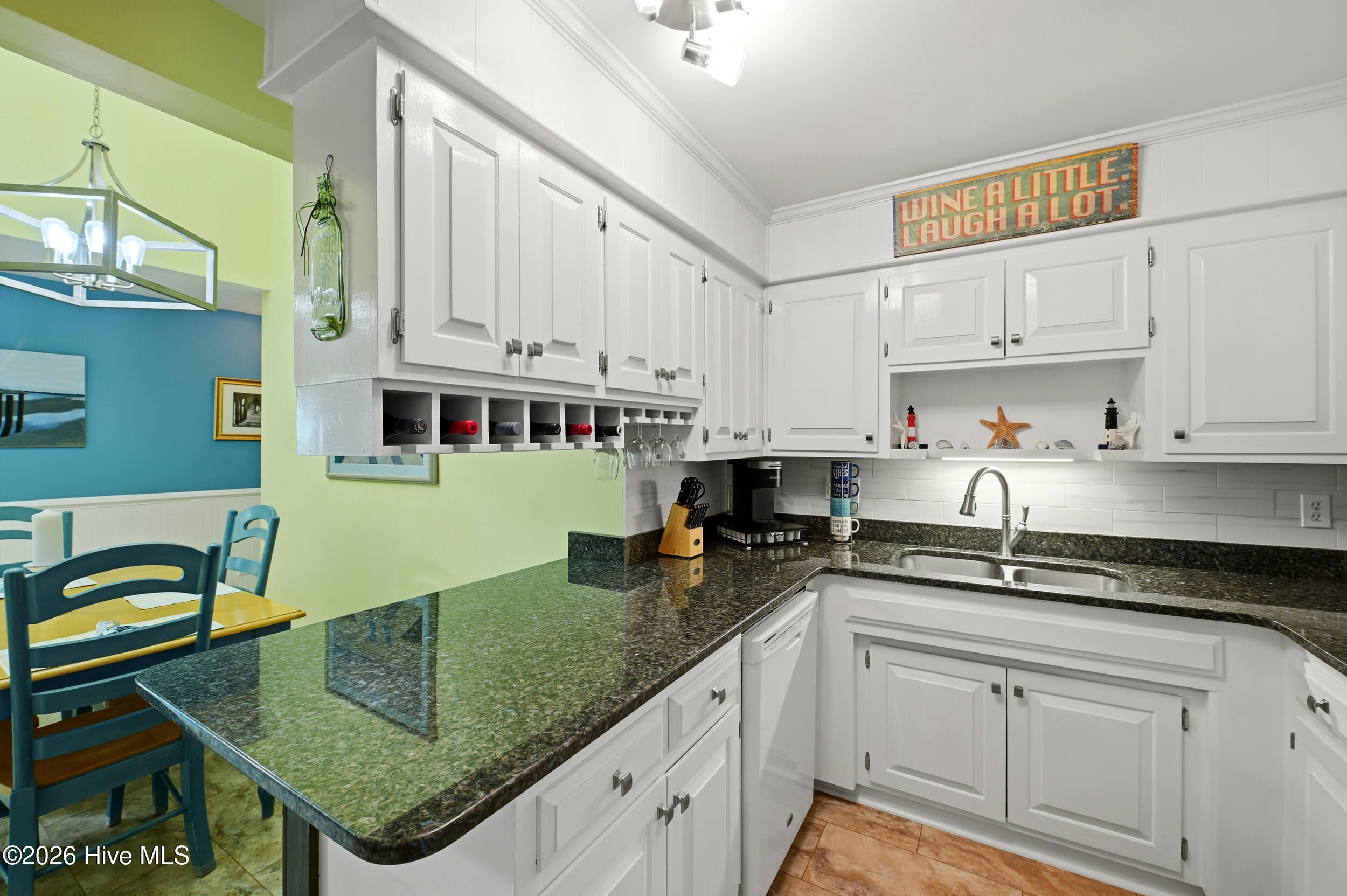 100563285 | Photo 13