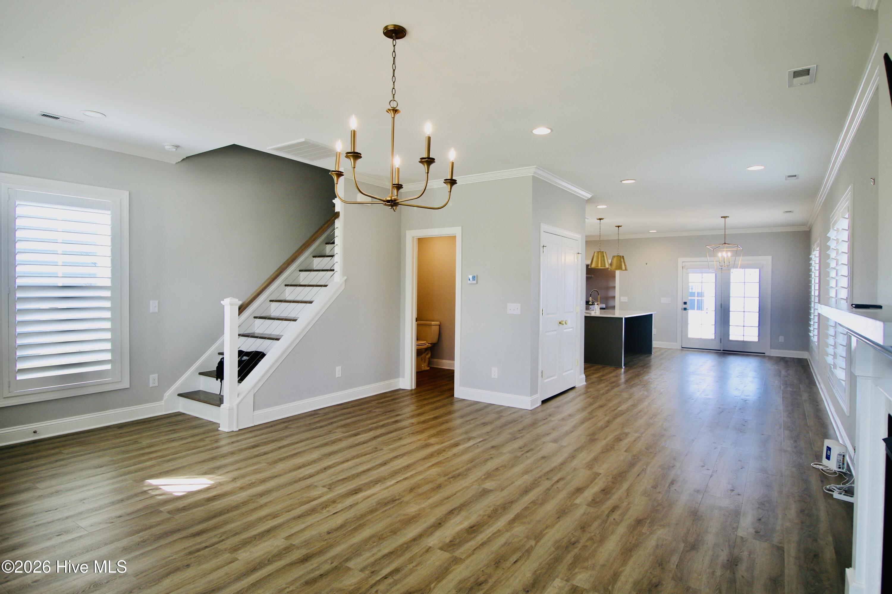 100565697 | Photo 10