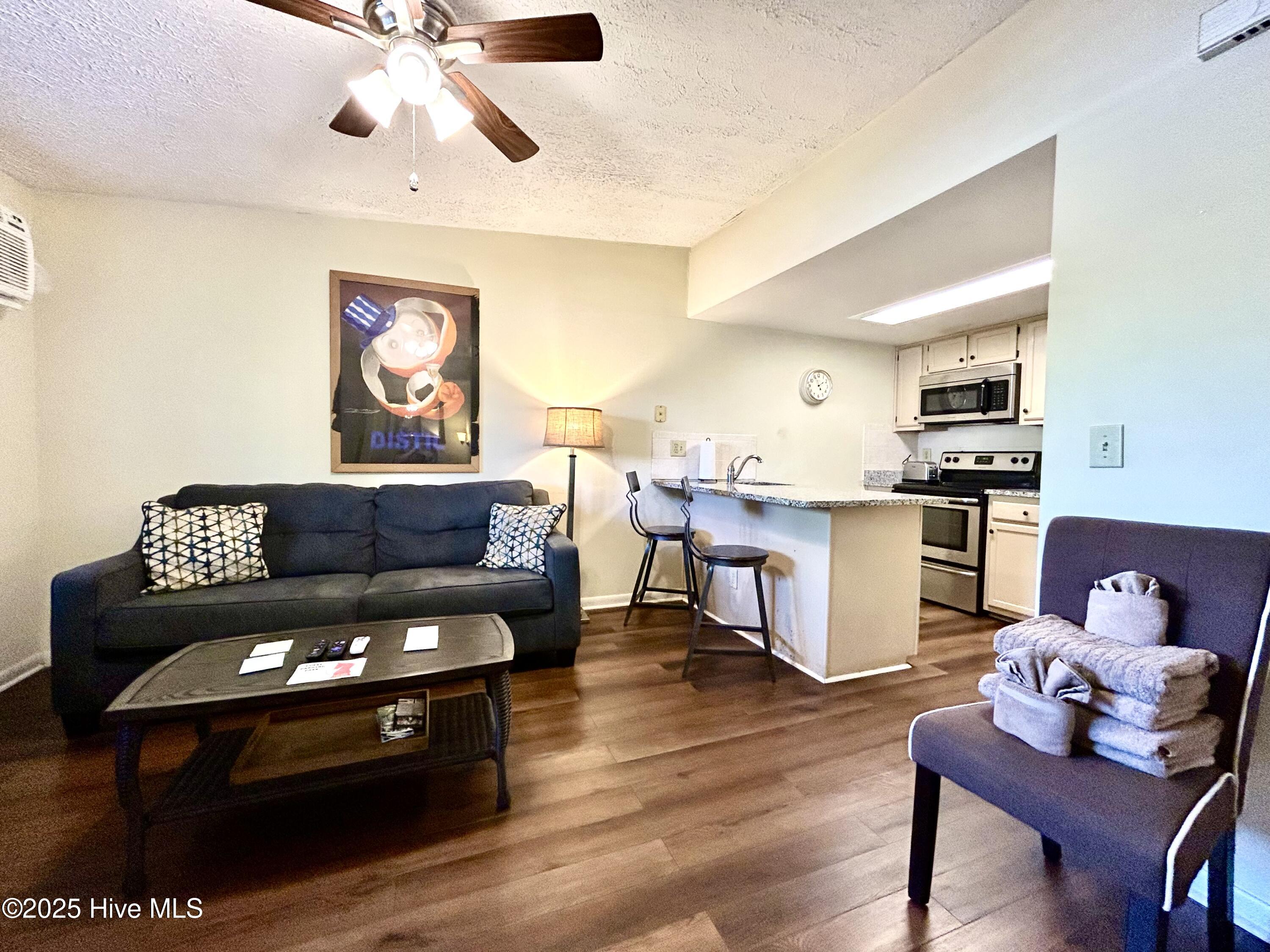 100501486 | Photo 11