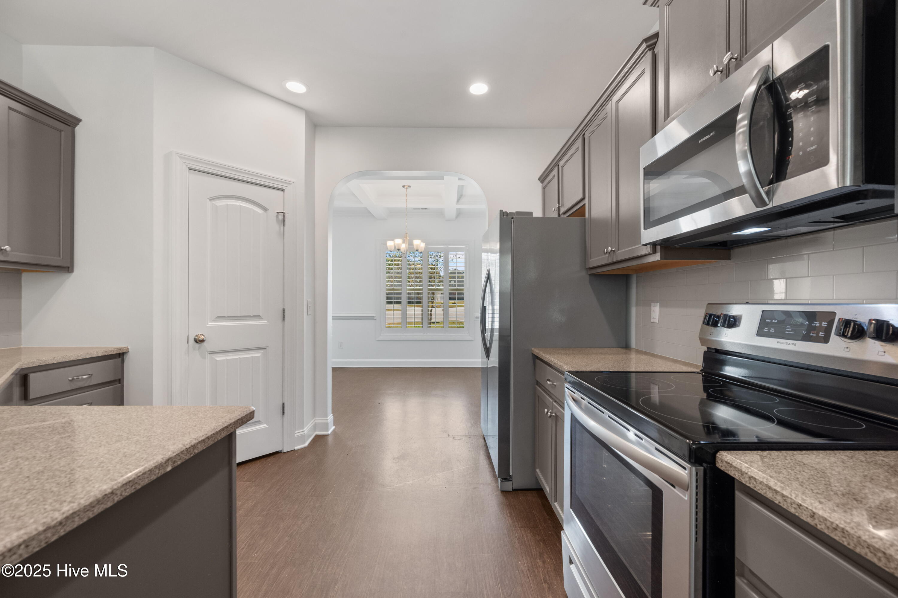 100546019 | Photo 13