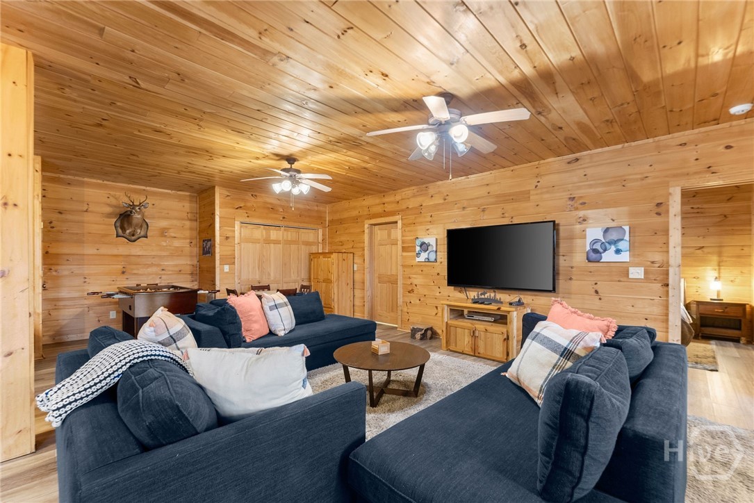 437 Spruce Circle