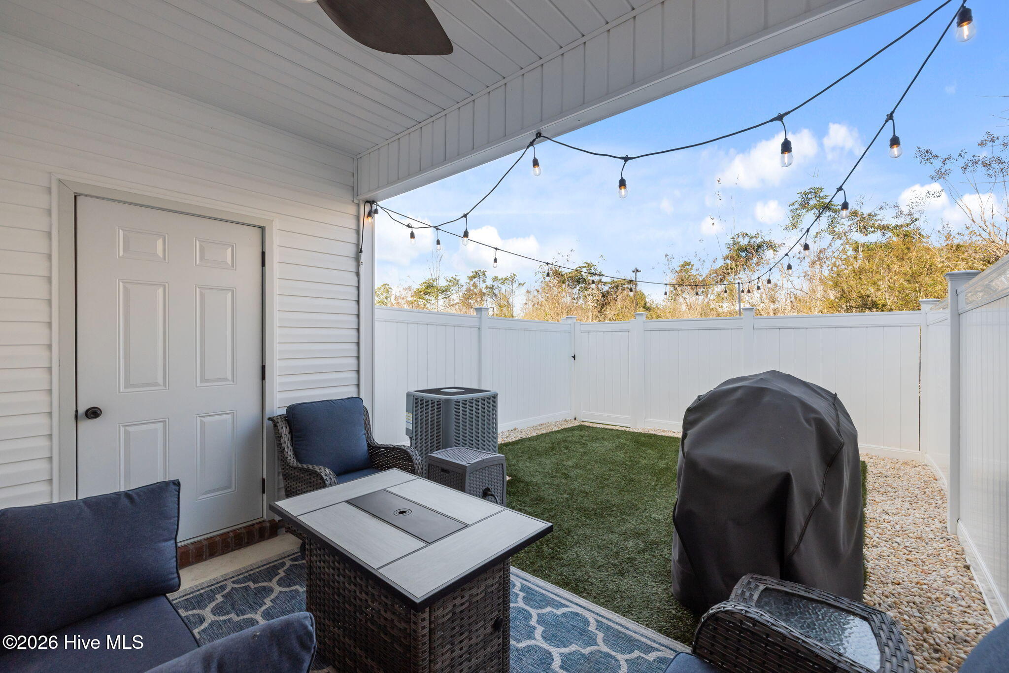 100546881 | Photo 34