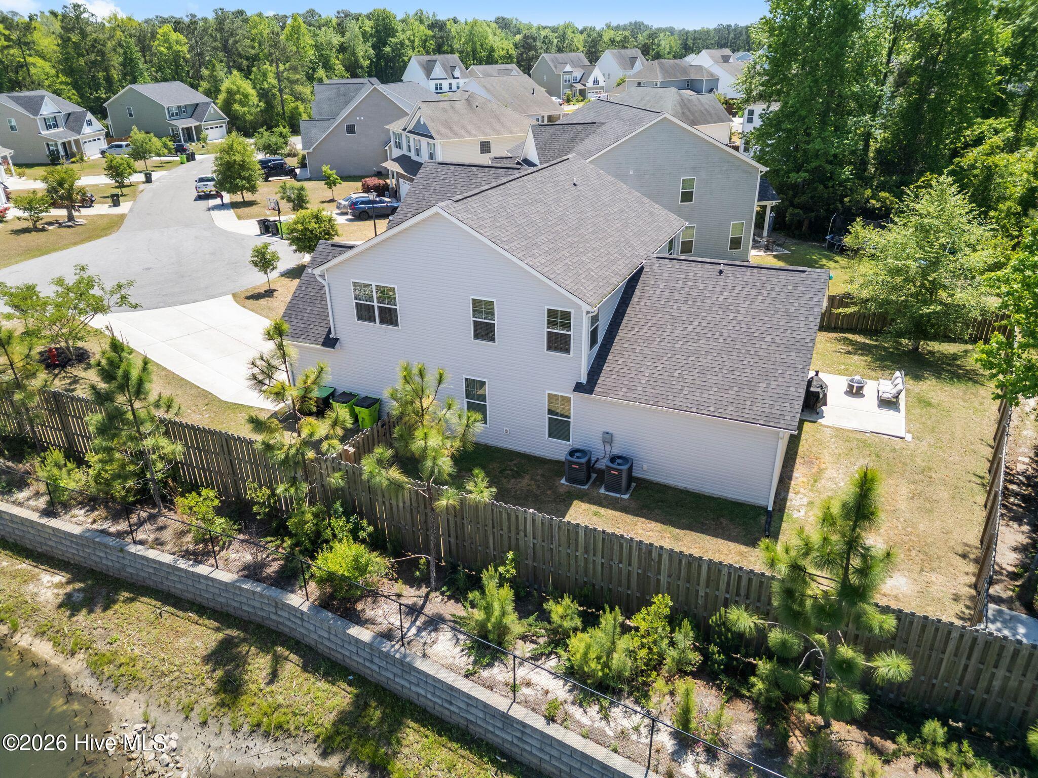 100569792 | Photo 60