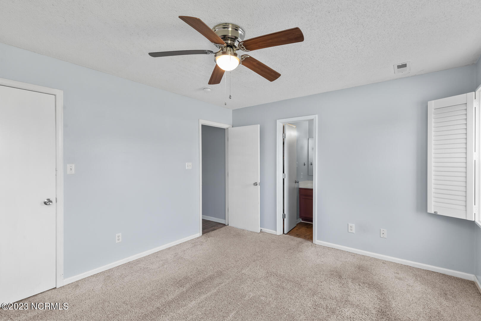 100542320 | Photo 28