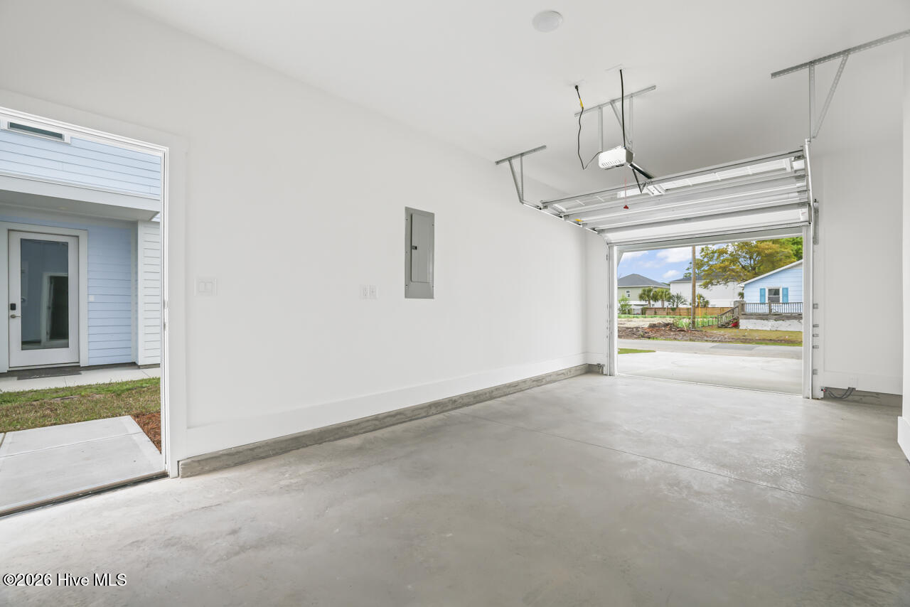 100544429 | Photo 35