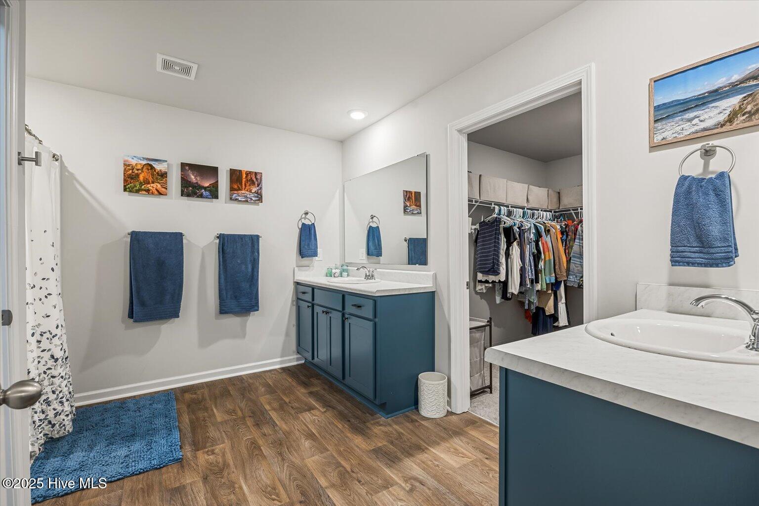 100525713 | Photo 24