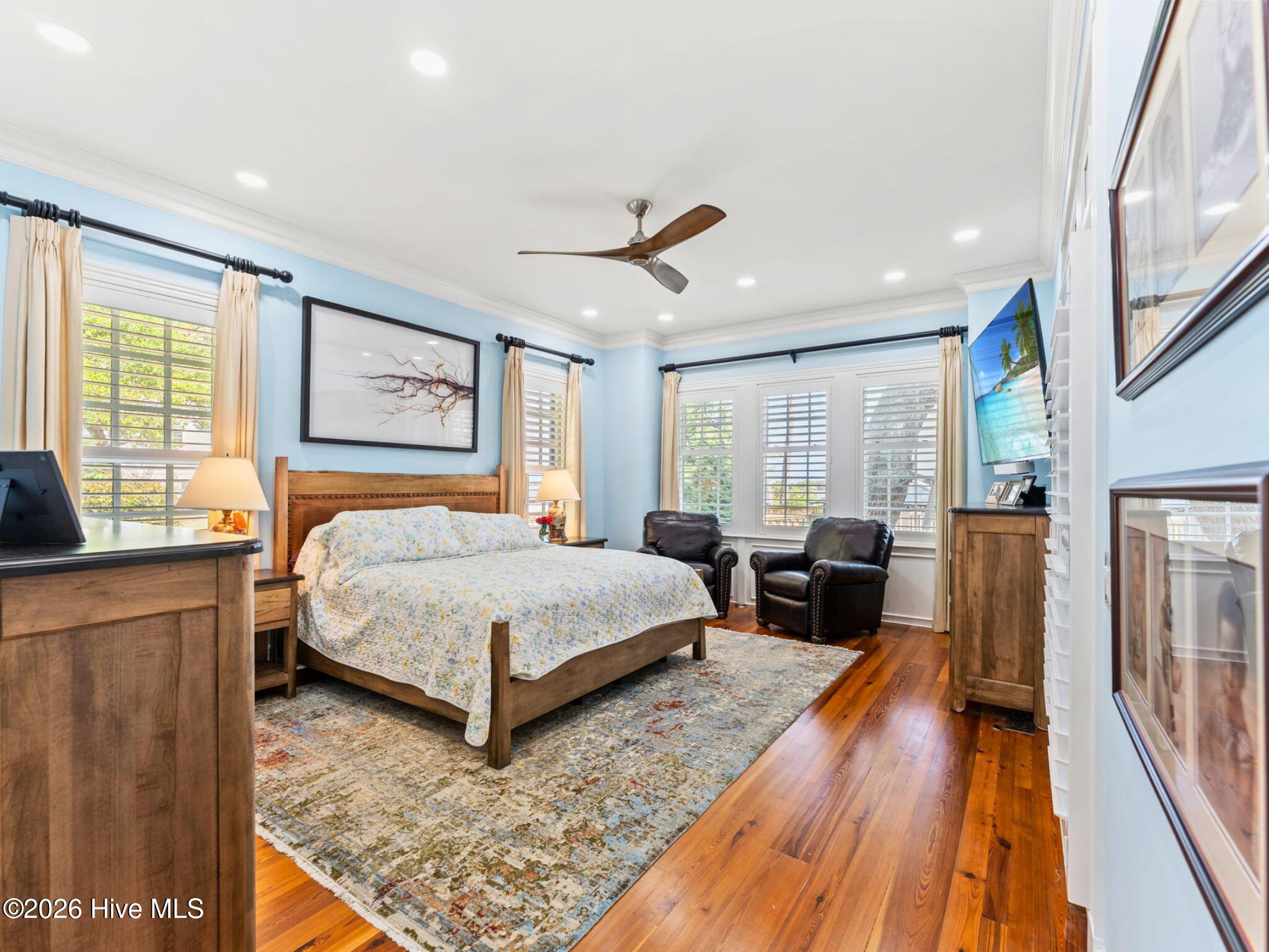 100568629 | Photo 32