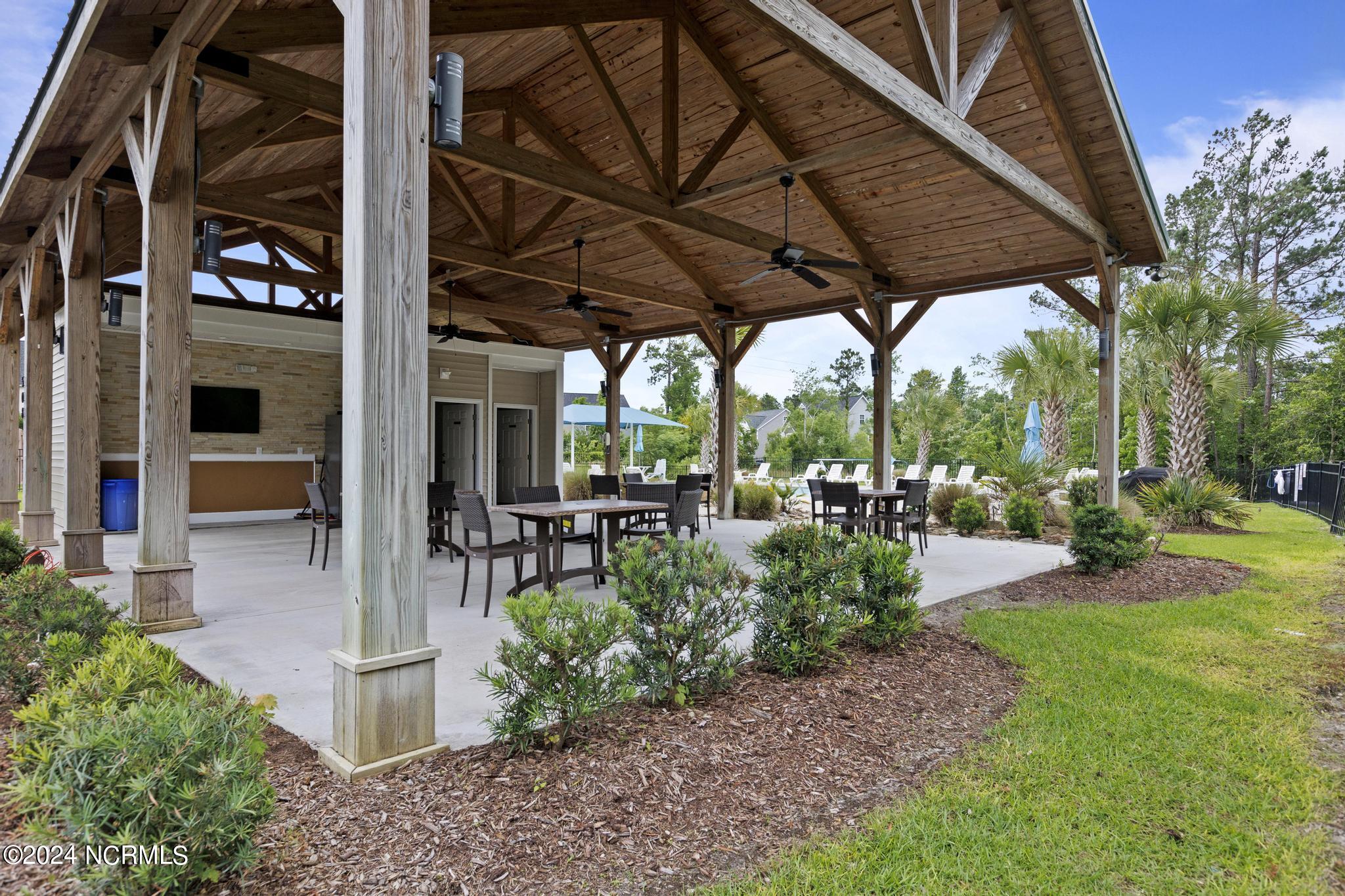 100567760 | Photo 28