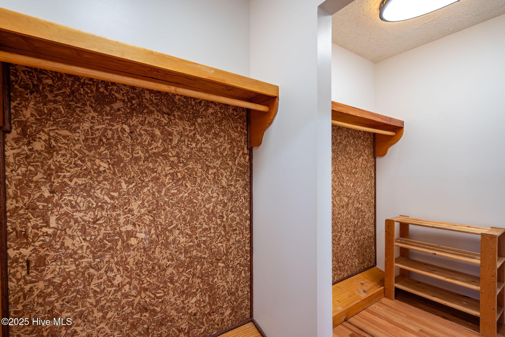 100536455 | Photo 36