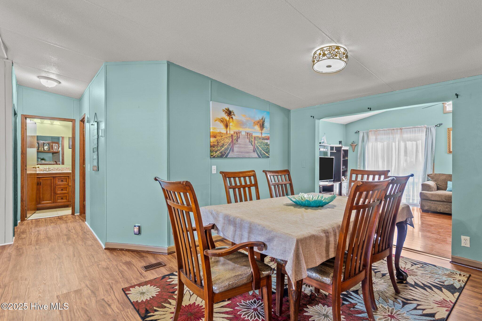 100564611 | Photo 15