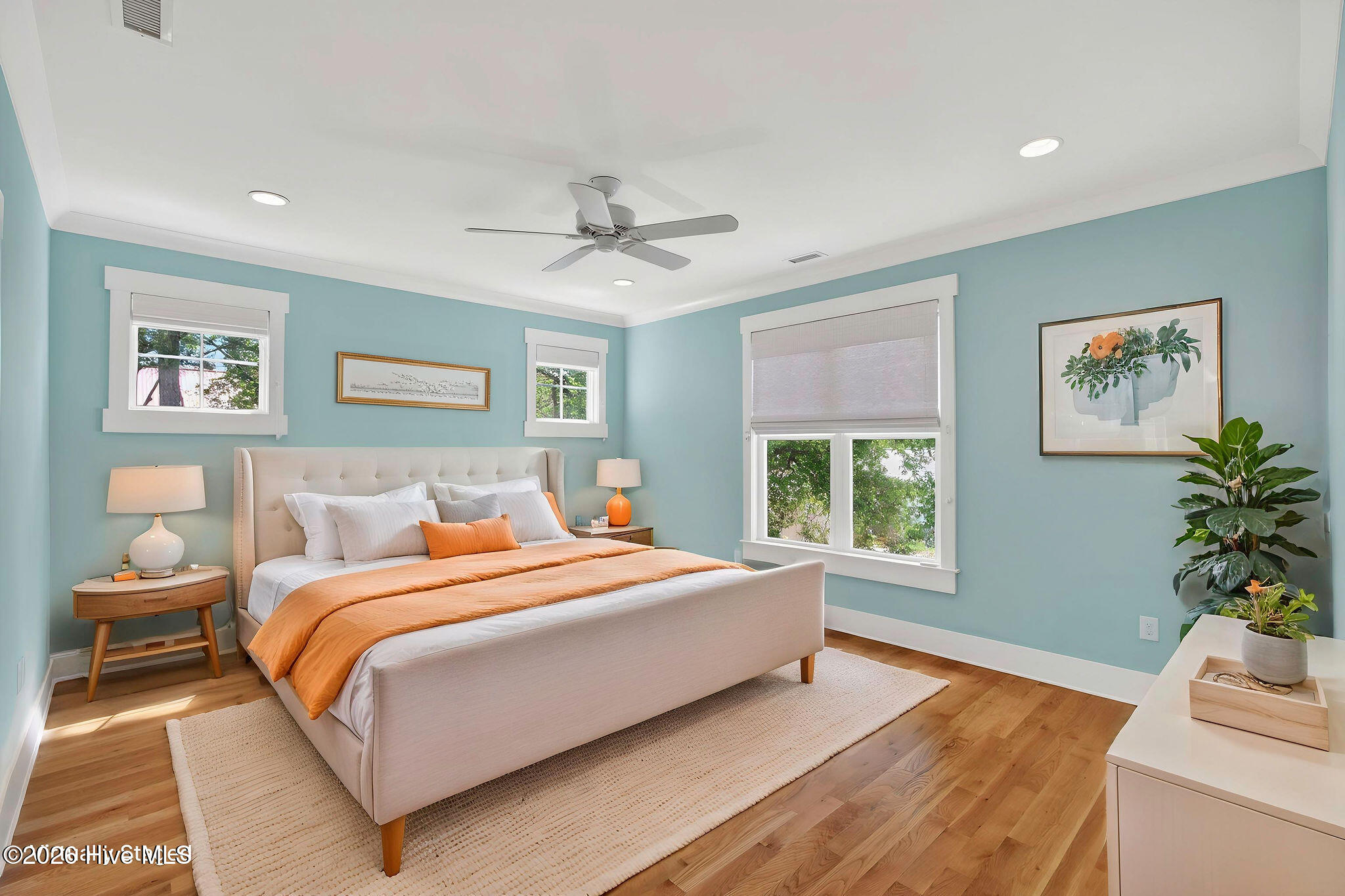 100548622 | Photo 24