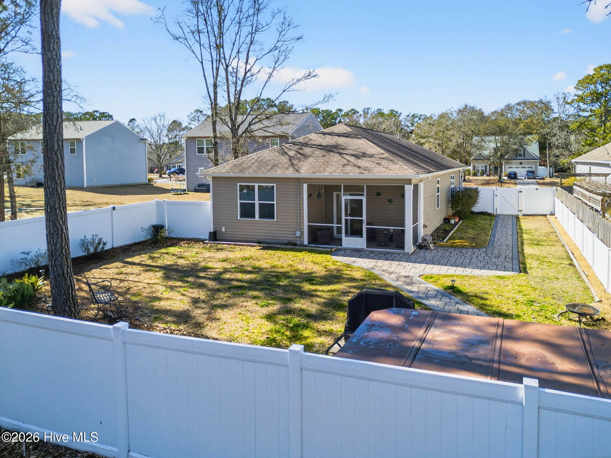 100555390 | Photo 33