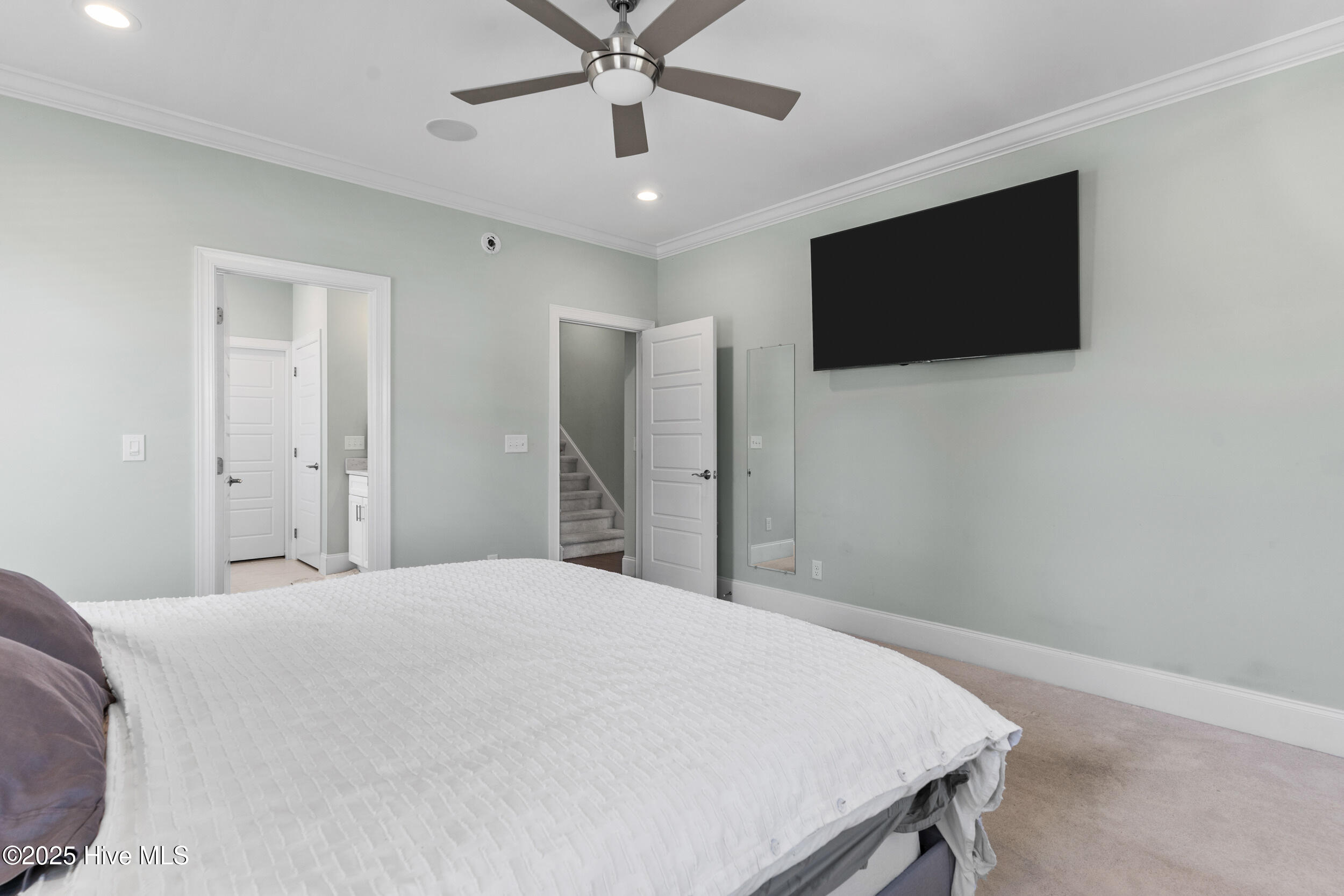 100545299 | Photo 22