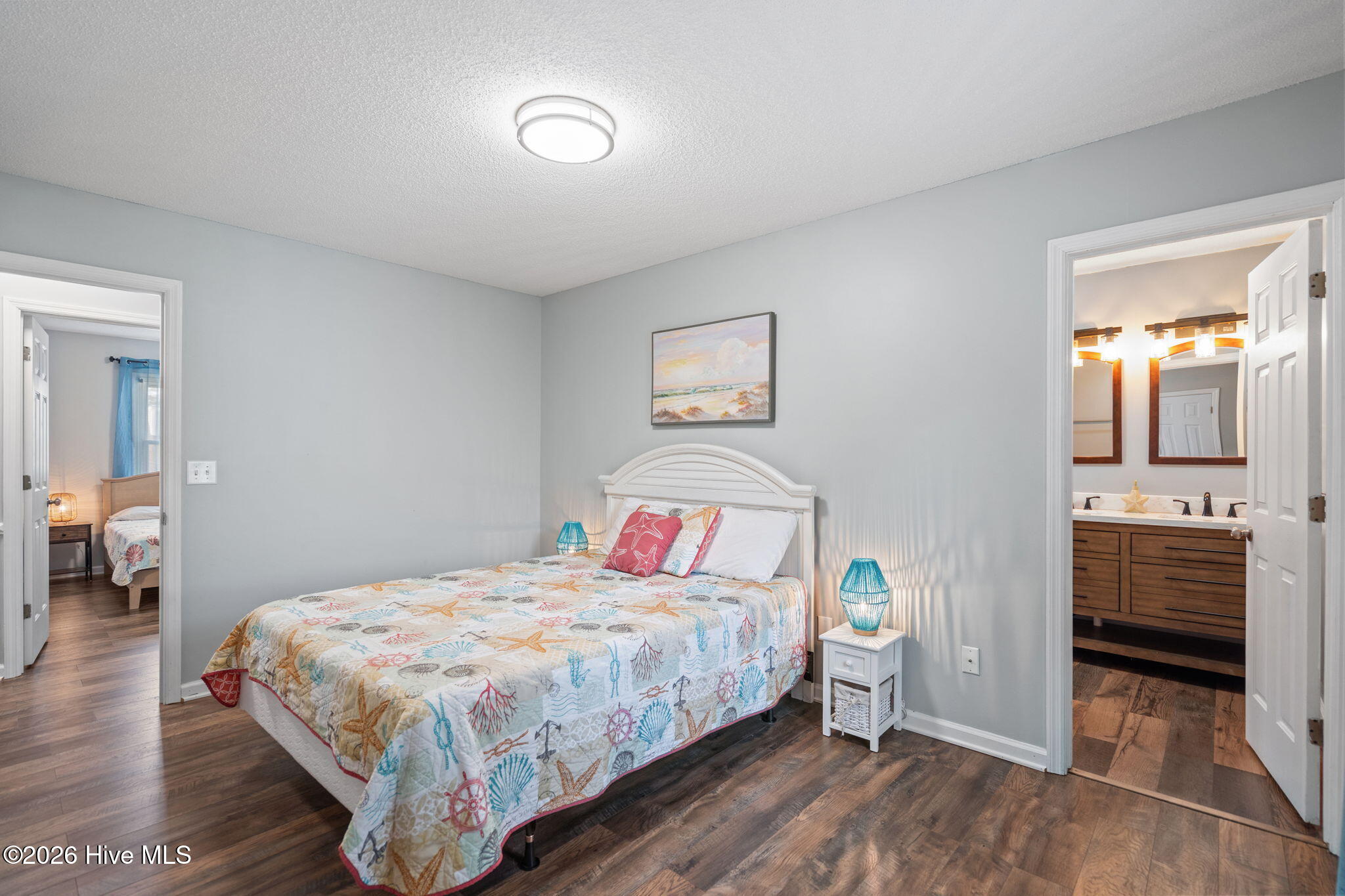 100558110 | Photo 26