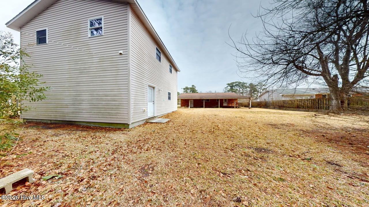 100557850 | Photo 22