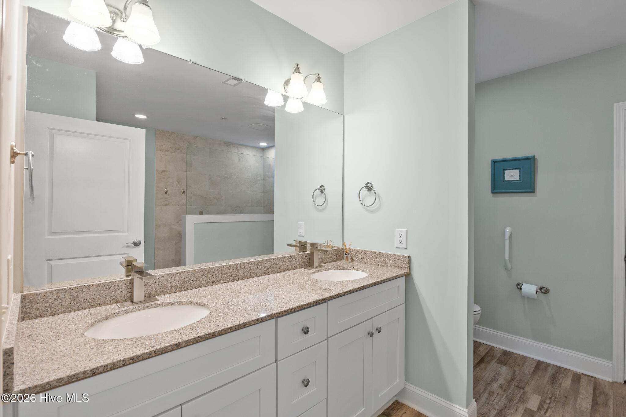 100558895 | Photo 34