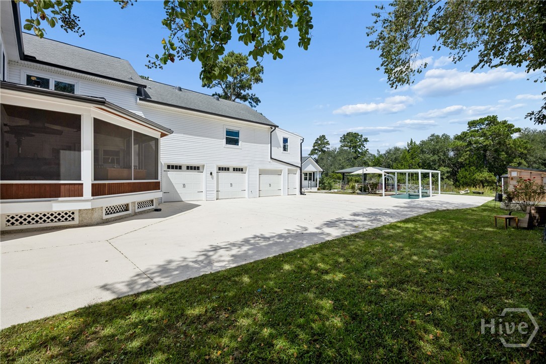 Expansive driveway, large enough to fit cars for all of your company