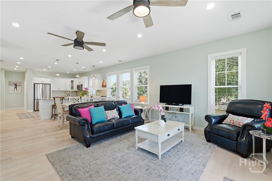 10 13th Place, Tybee Island, GA 31328 Listing Photo  6