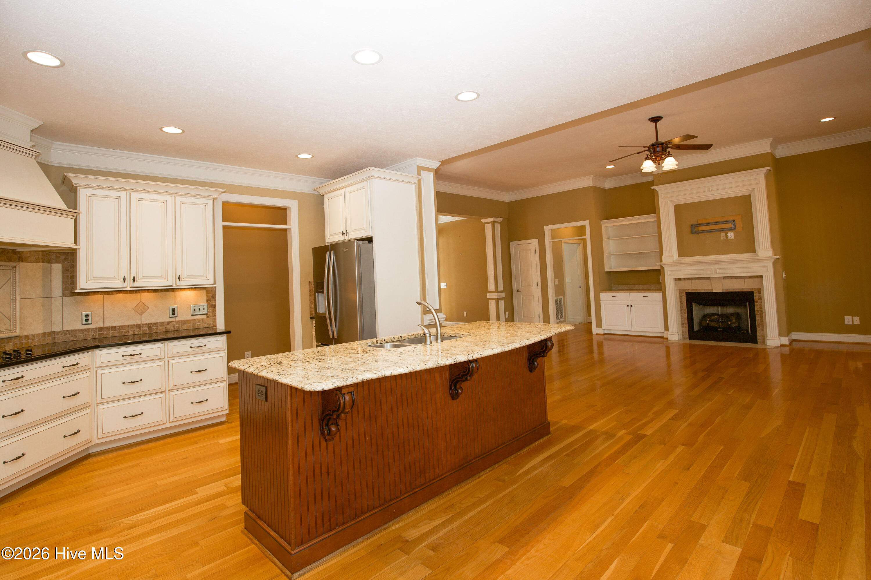 16 Montrose Ct-35