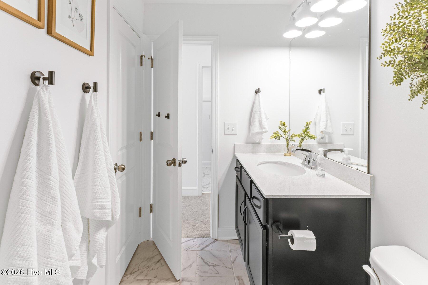 100547333 | Photo 39